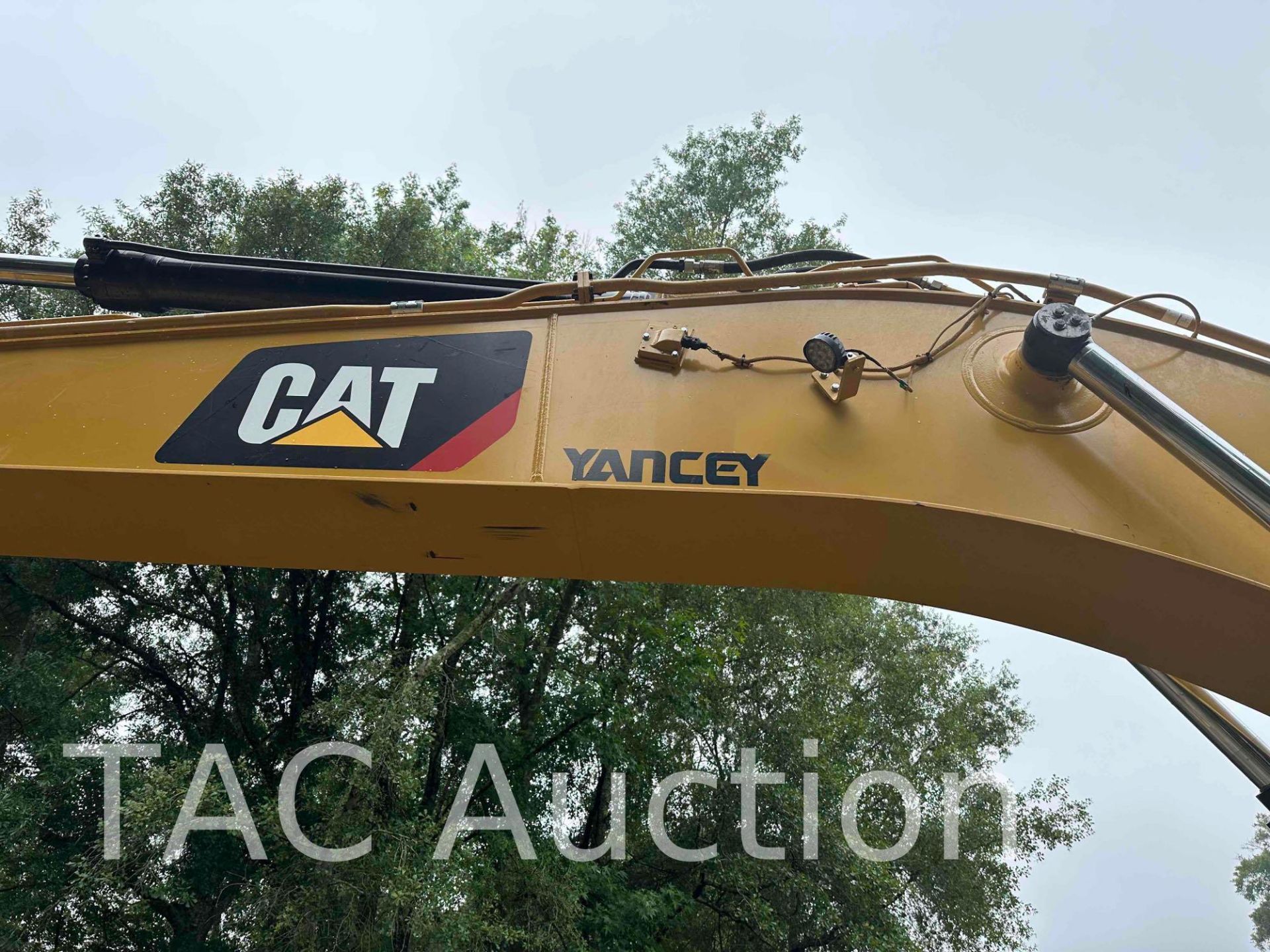 2018 CAT 320 Hydraulic Excavator - Image 18 of 82