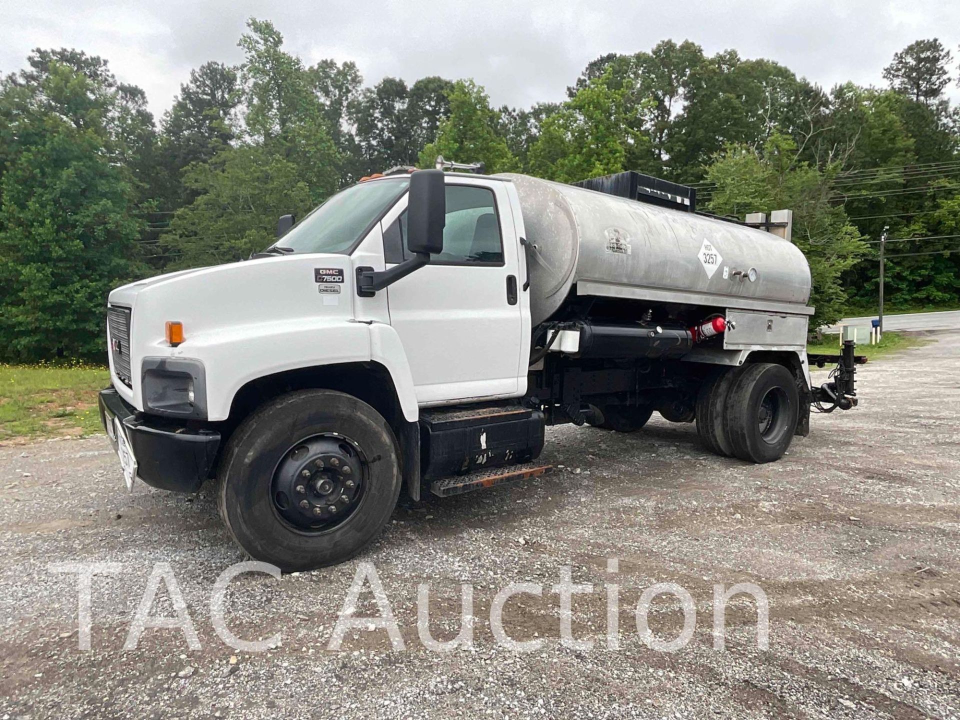 2008 GMC C7500 Asphalt Tanker Sprayer - Image 9 of 52