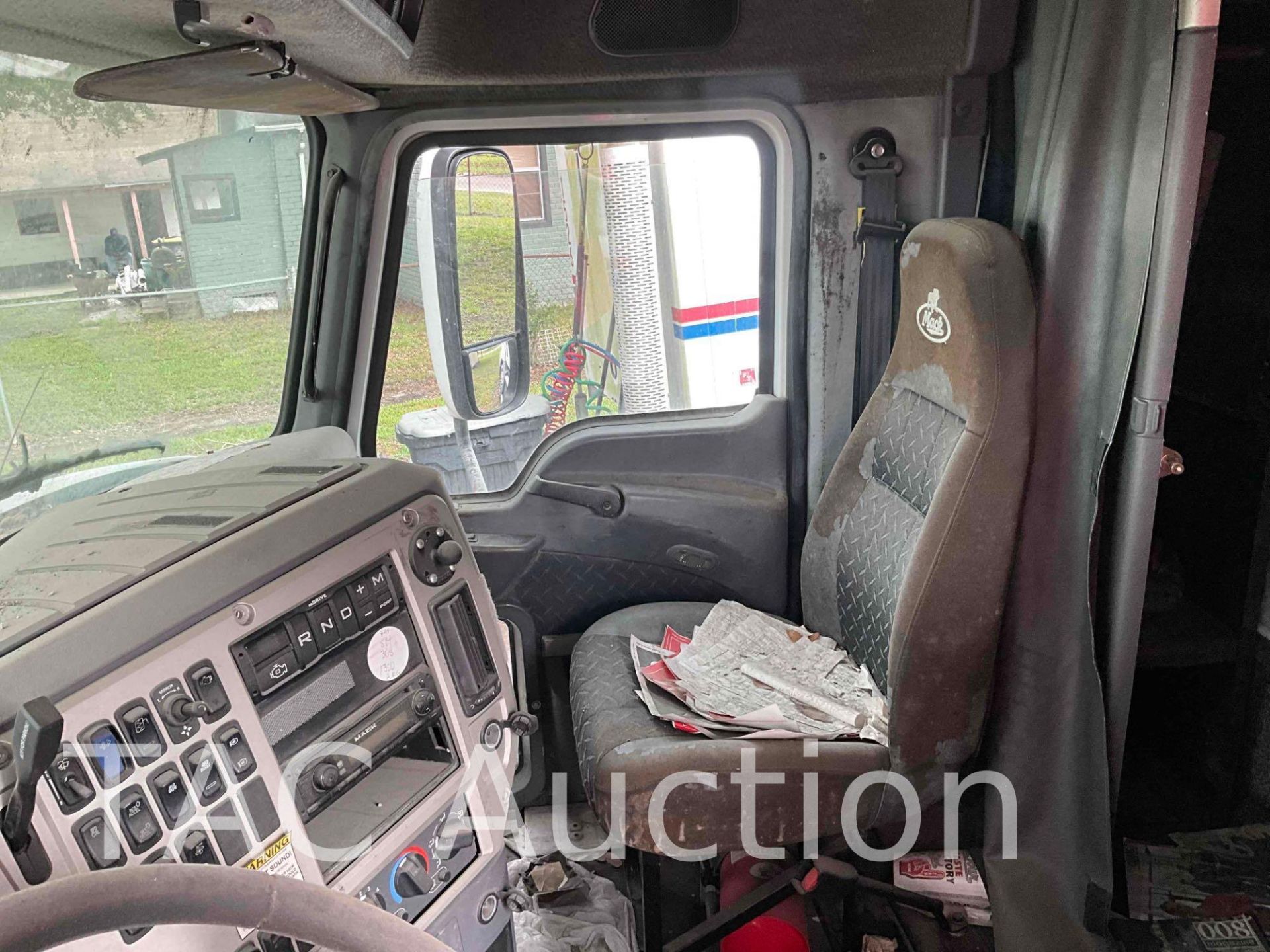 2014 Mack CXU613 Sleeper Truck - Image 19 of 57