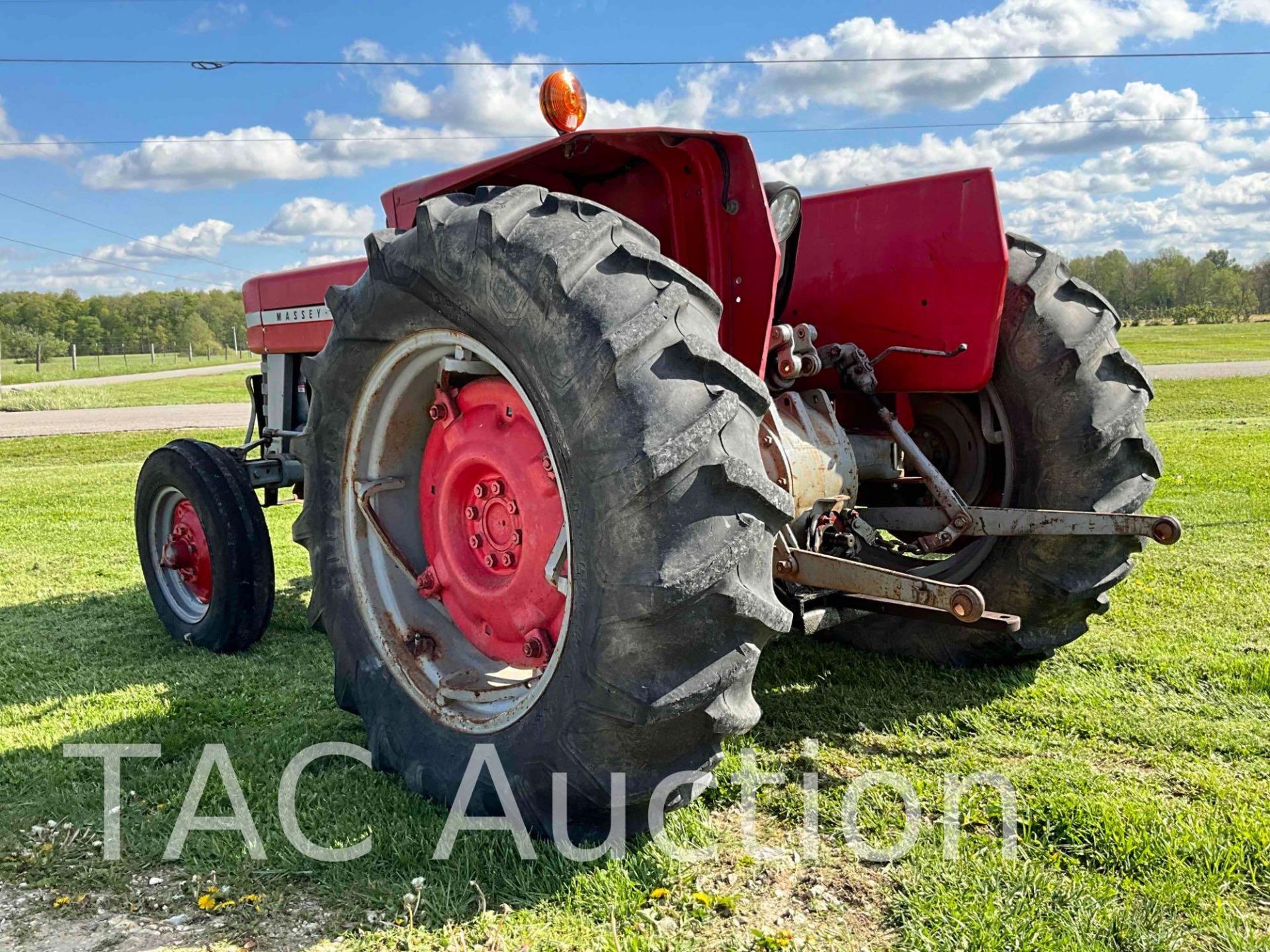 Massey Ferguson 135 Utility Tractor - Image 7 of 36