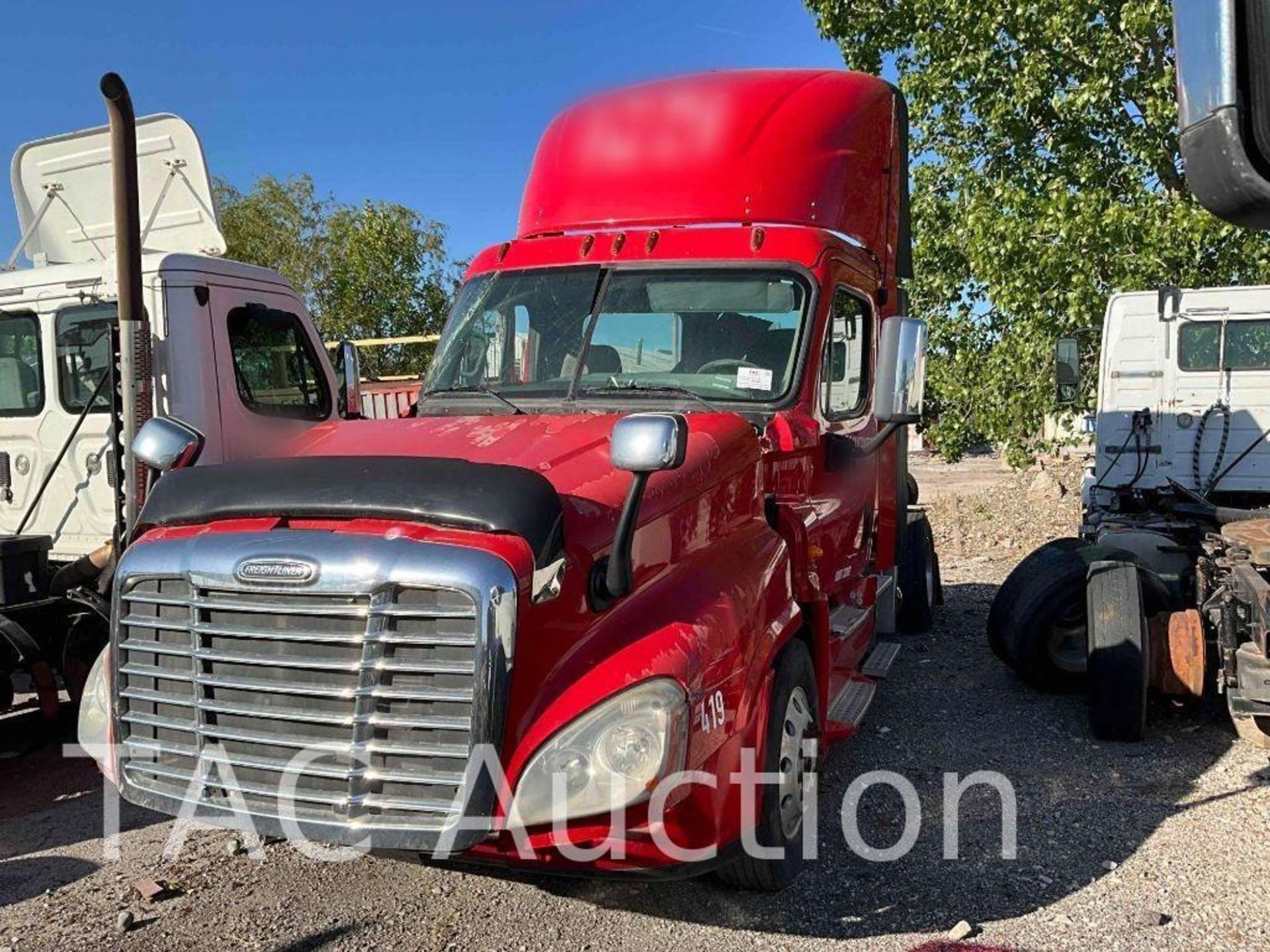 2013 Freightliner Cascadia Day Cab