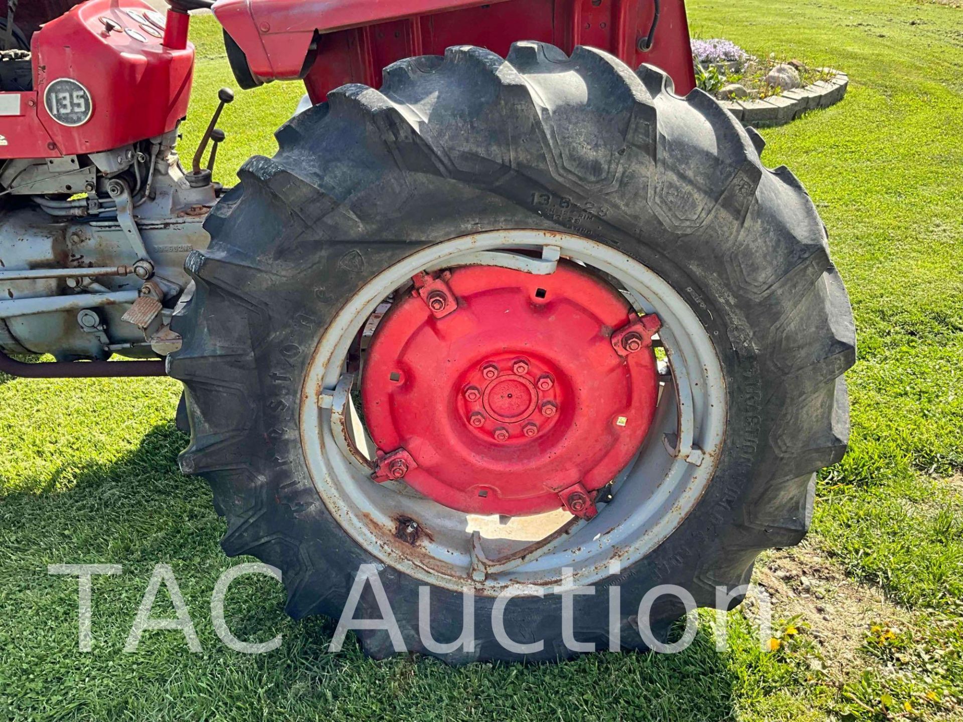 Massey Ferguson 135 Utility Tractor - Image 33 of 36