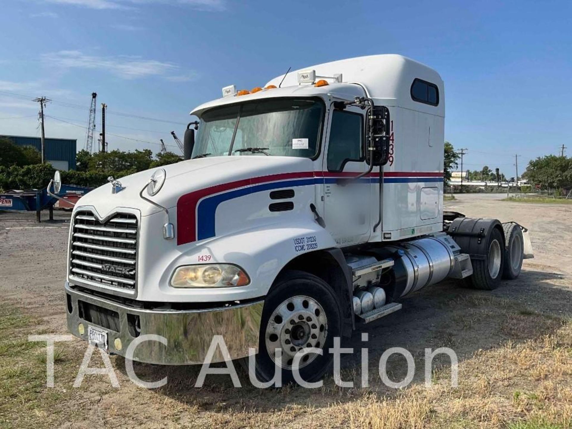 2015 Mack CXU613 Sleeper Truck