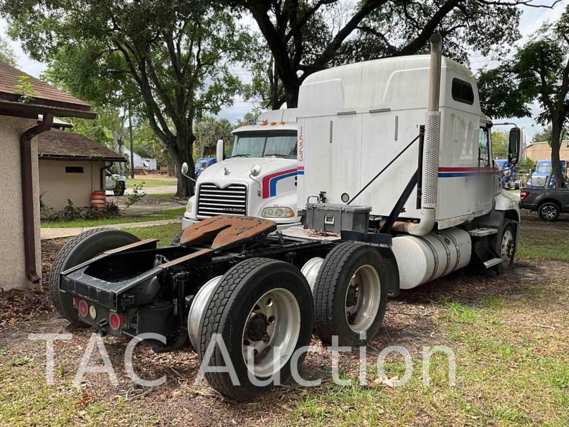 2014 Mack CXU613 Sleeper Truck - Image 6 of 57