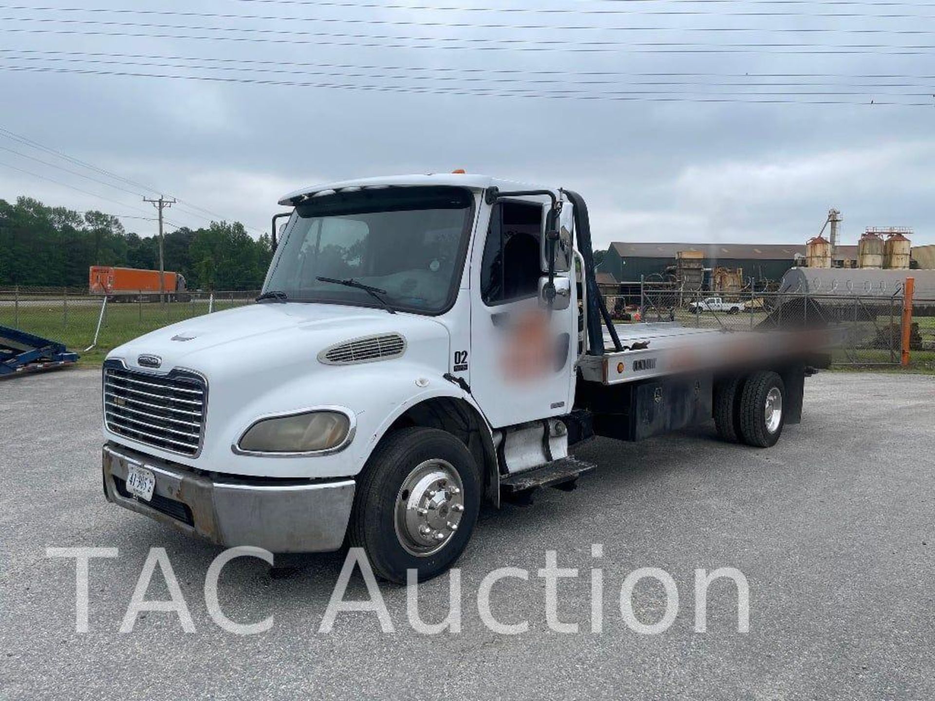 2005 Freightliner Business Class M2 Rollback Truck
