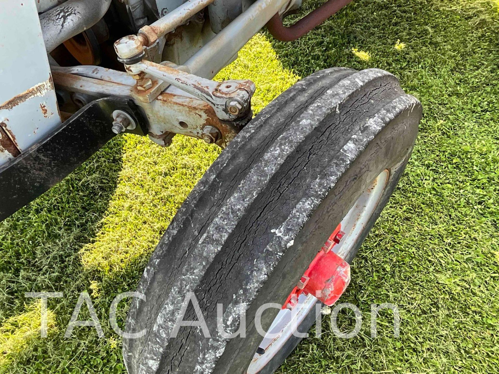 Massey Ferguson 135 Utility Tractor - Image 27 of 36