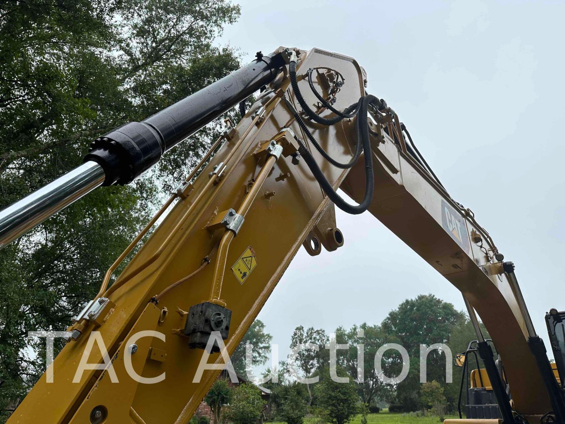 2018 CAT 320 Hydraulic Excavator - Image 16 of 82