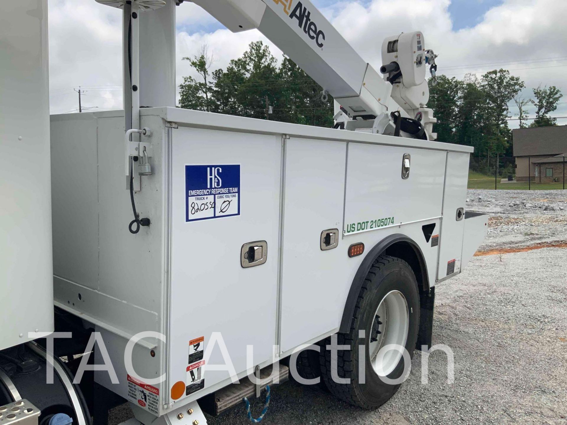 2022 Kenworth T370 W/ Altec AT41M Bucket Truck - Image 11 of 91