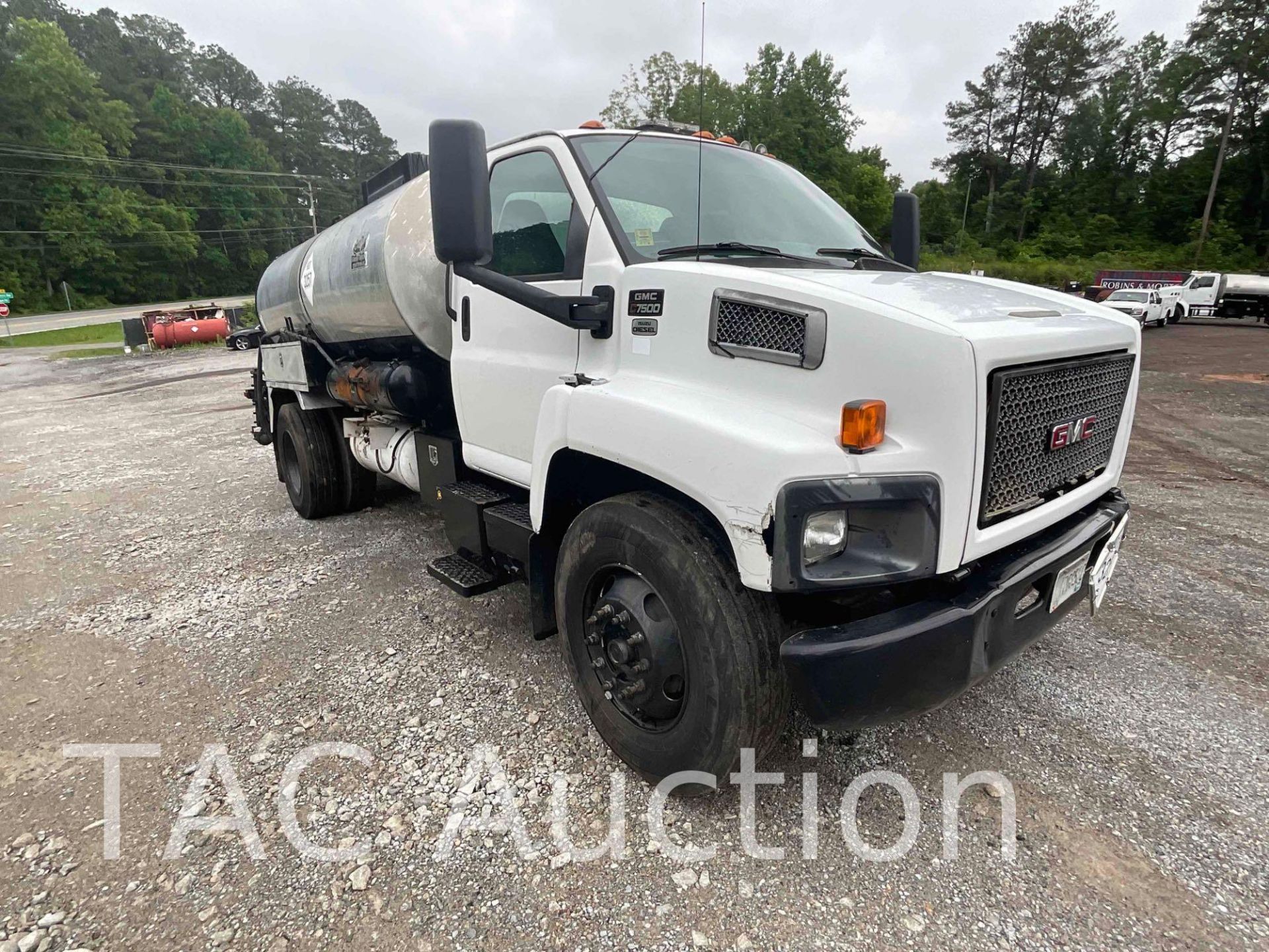 2008 GMC C7500 Asphalt Tanker Sprayer - Image 3 of 52