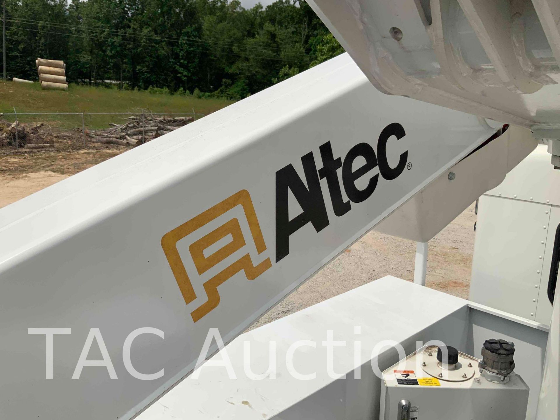 2022 Kenworth T370 W/ Altec AT41M Bucket Truck - Image 40 of 91