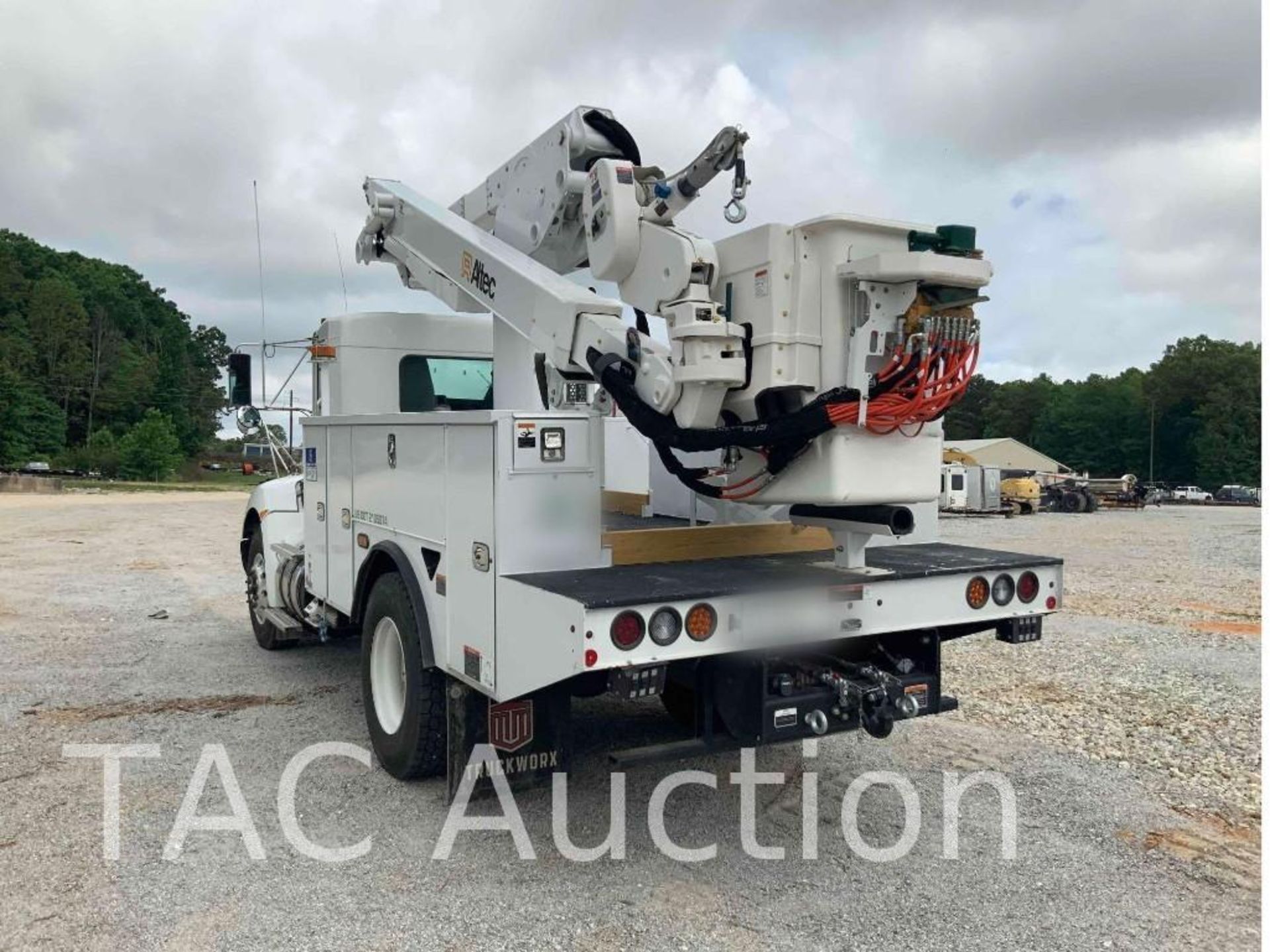 2022 Kenworth T370 W/ Altec AT41M Bucket Truck - Image 7 of 91