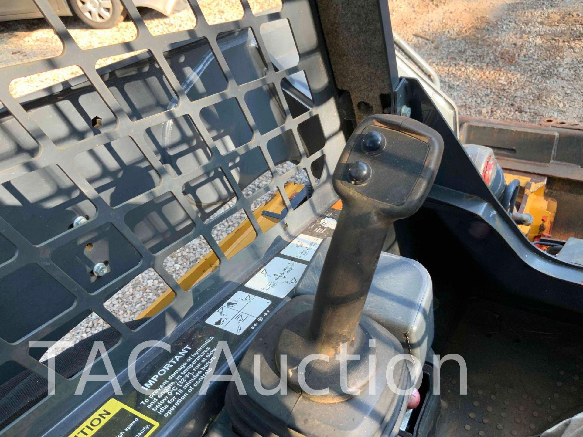 2018 John Deere 333G Skid Steer - Image 17 of 41