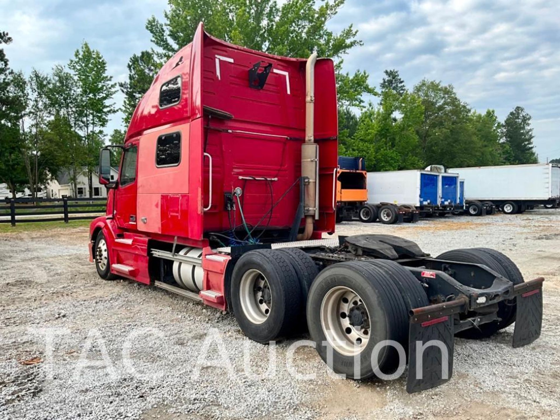 2007 Volvo VNL Sleeper Truck - Image 3 of 76