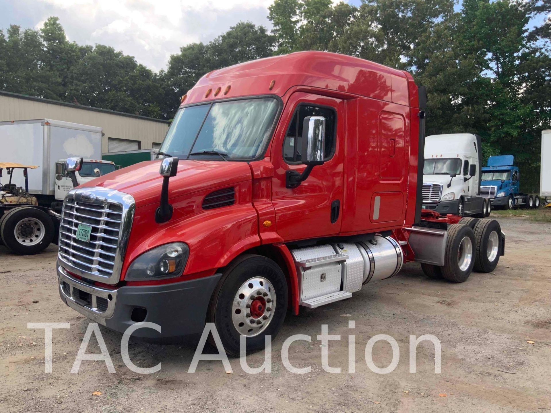 2016 Freightliner Cascadia Sleeper Truck