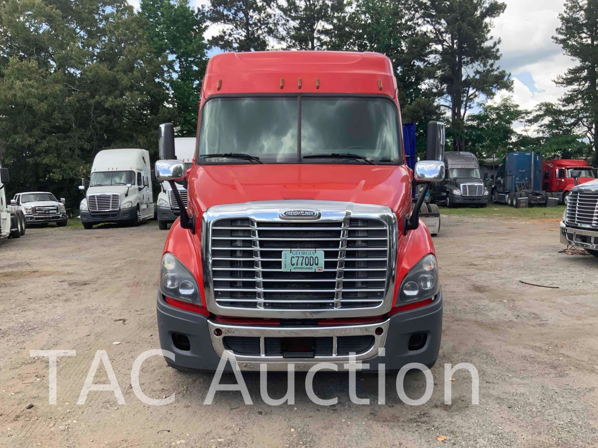 2016 Freightliner Cascadia Sleeper Truck - Image 2 of 64