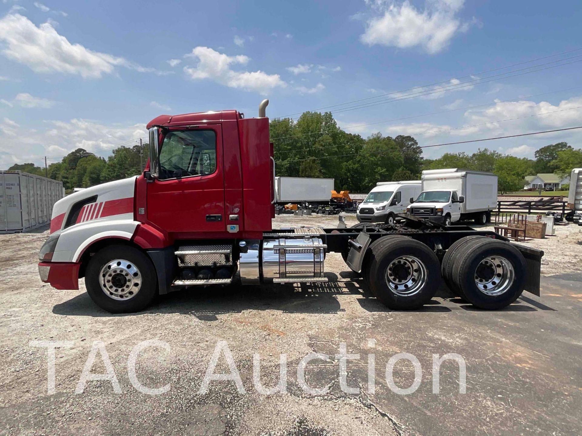 2012 Volvo VNL Day Cab - Image 8 of 69