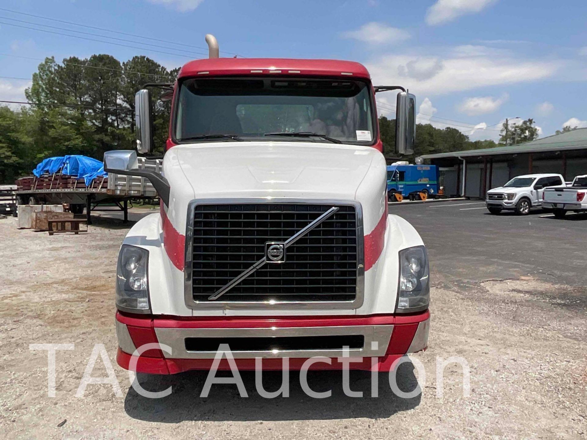 2012 Volvo VNL Day Cab - Image 2 of 69