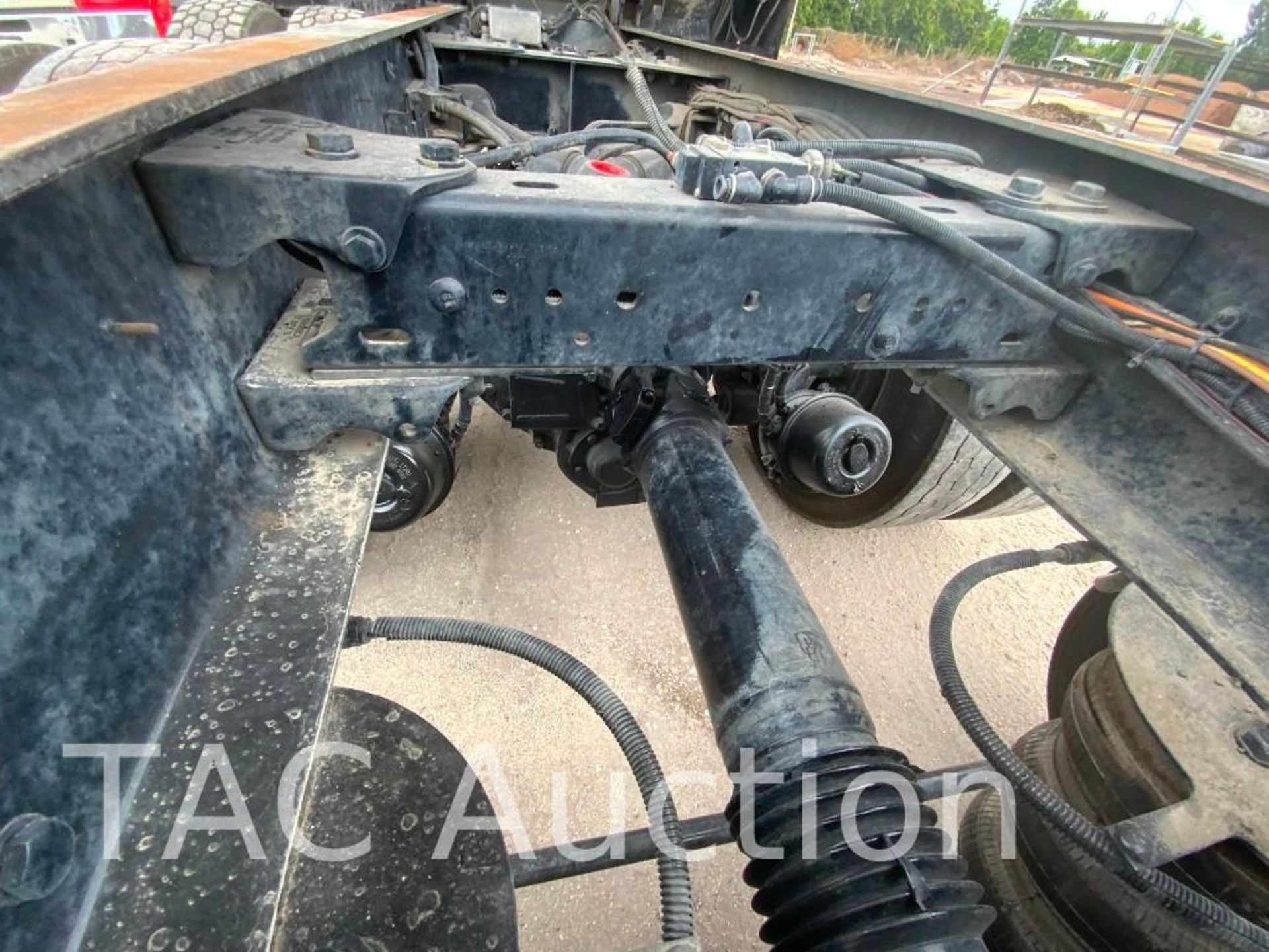 2021 Kenworth T880 Quad Axle Dump Truck - Image 50 of 96
