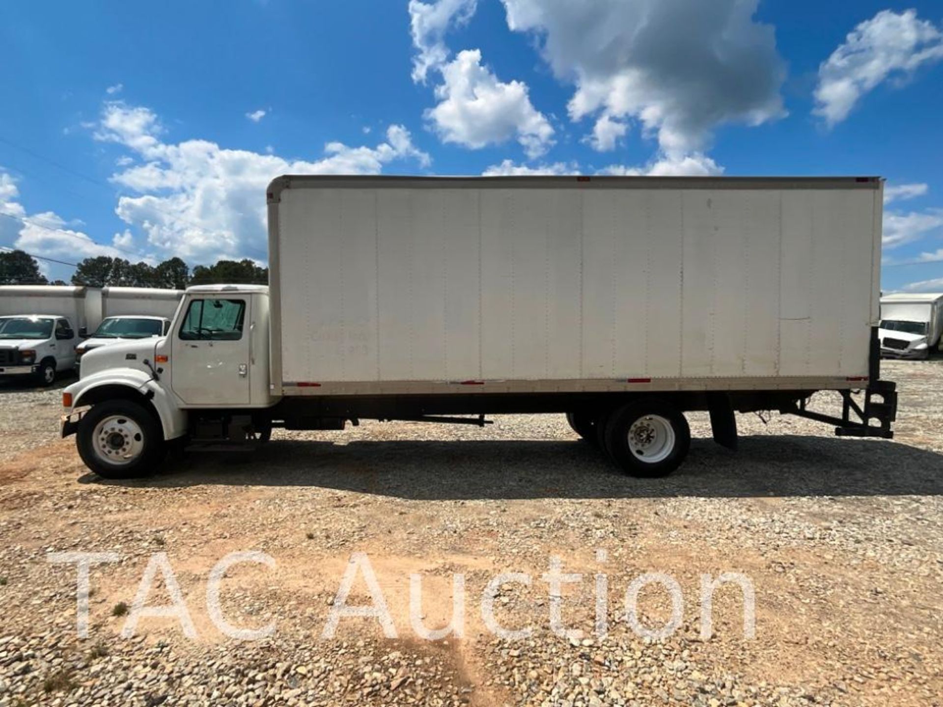 2001 International 4700 24ft Box Truck - Image 2 of 62