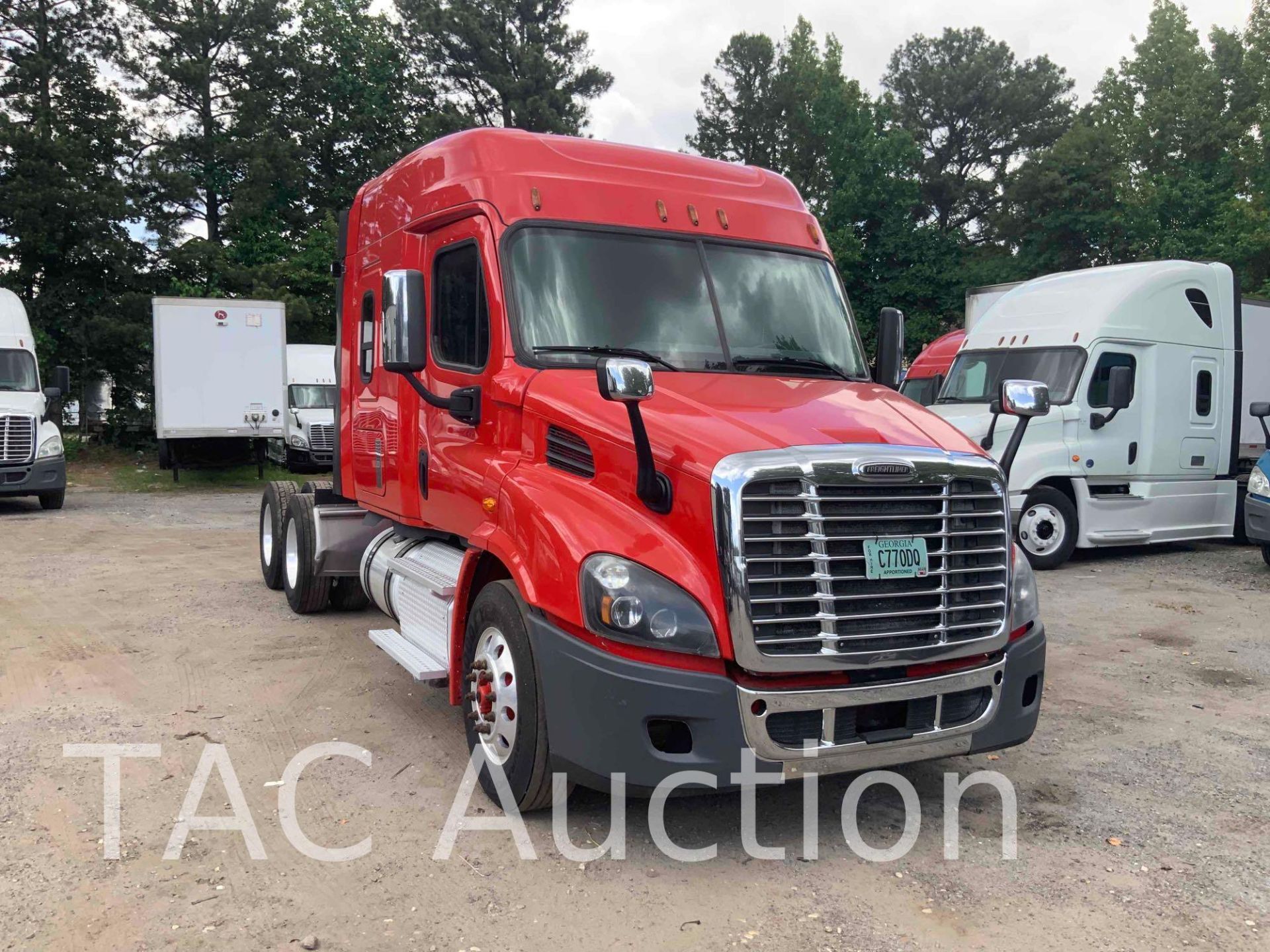 2016 Freightliner Cascadia Sleeper Truck - Image 3 of 64