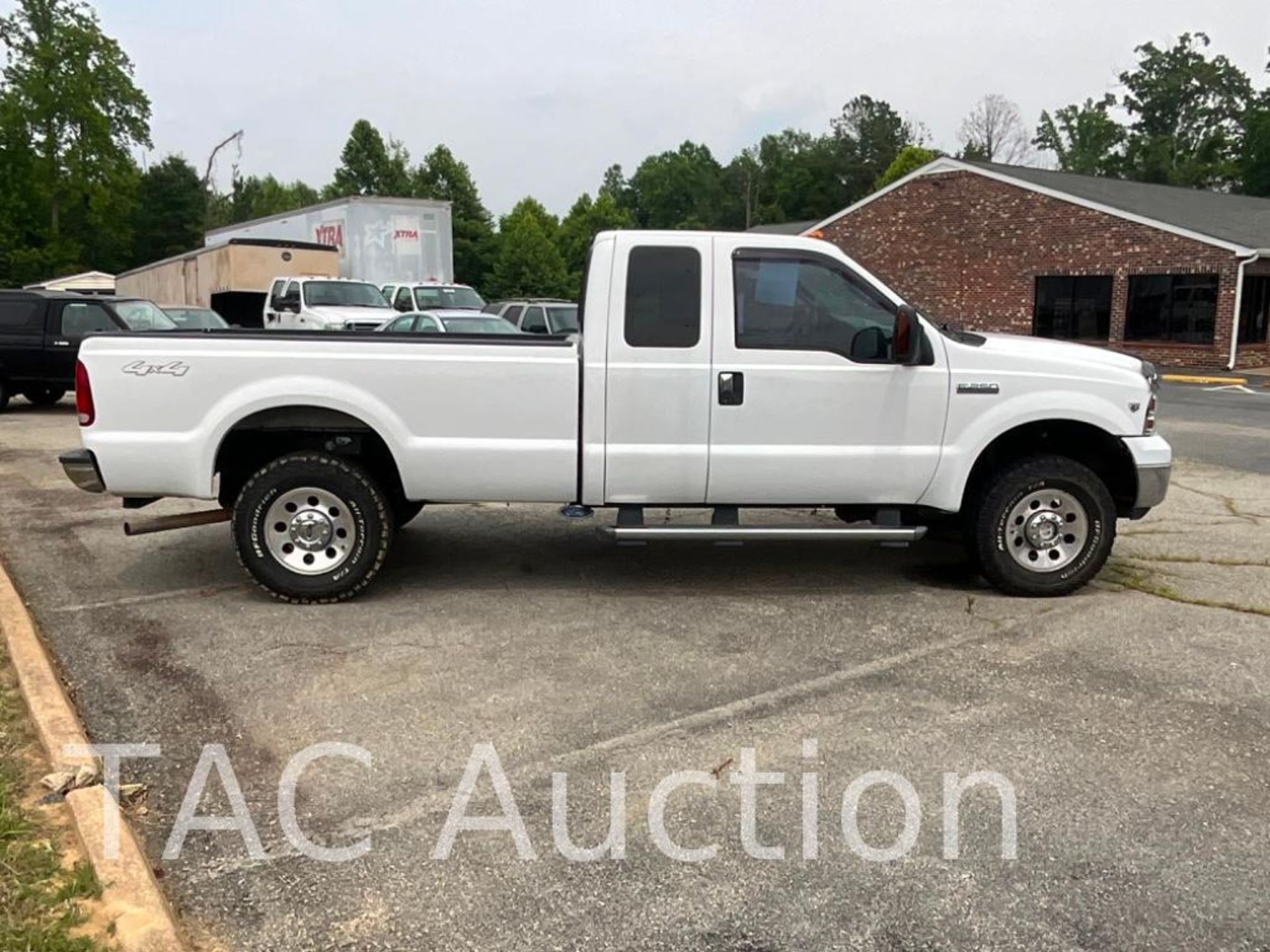 2005 Ford F-250 Super Duty 4x4 Extended Cab Pickup Truck - Image 6 of 42