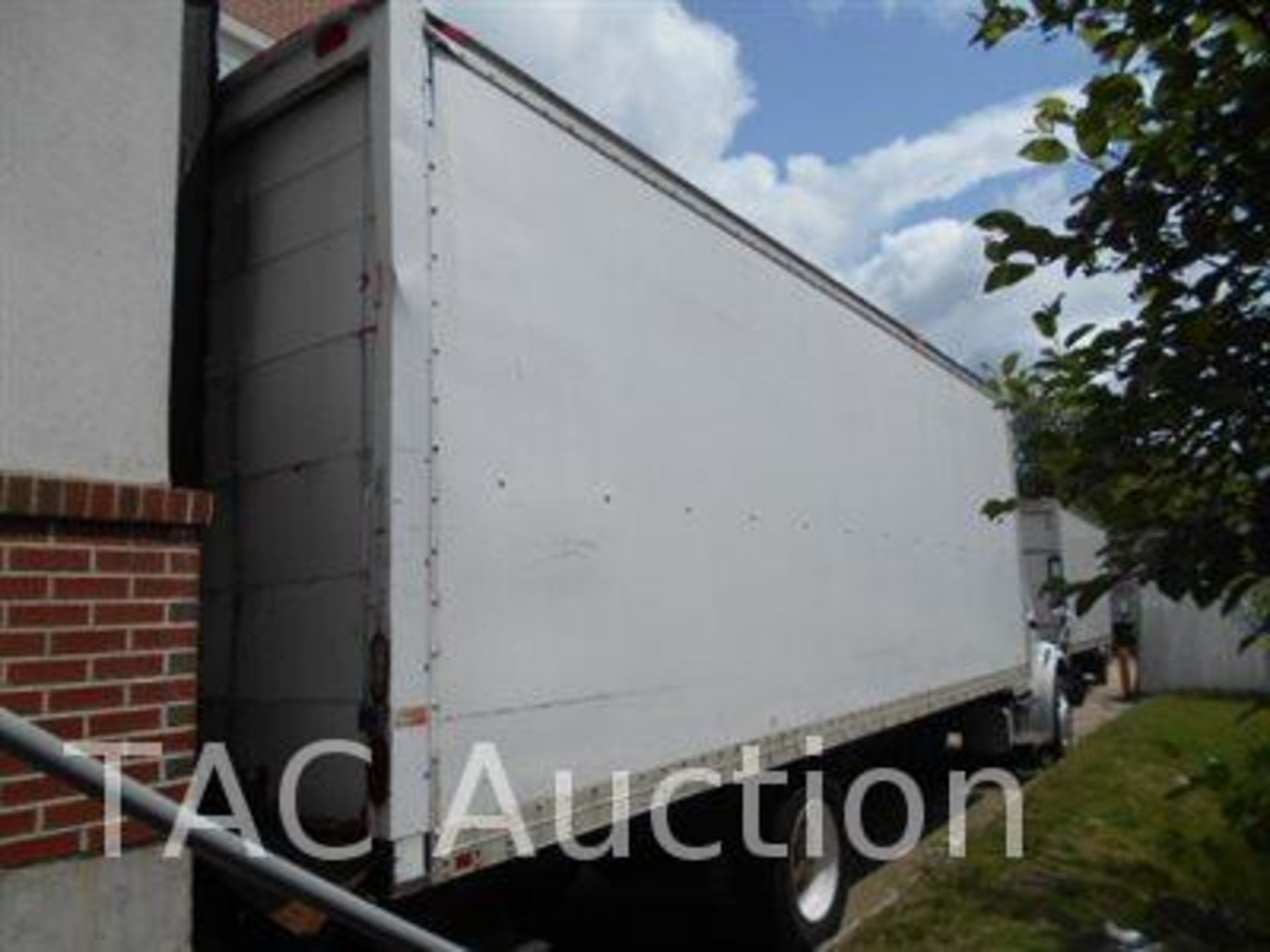 2007 Freightliner M2 26ft Box Truck - Image 3 of 44