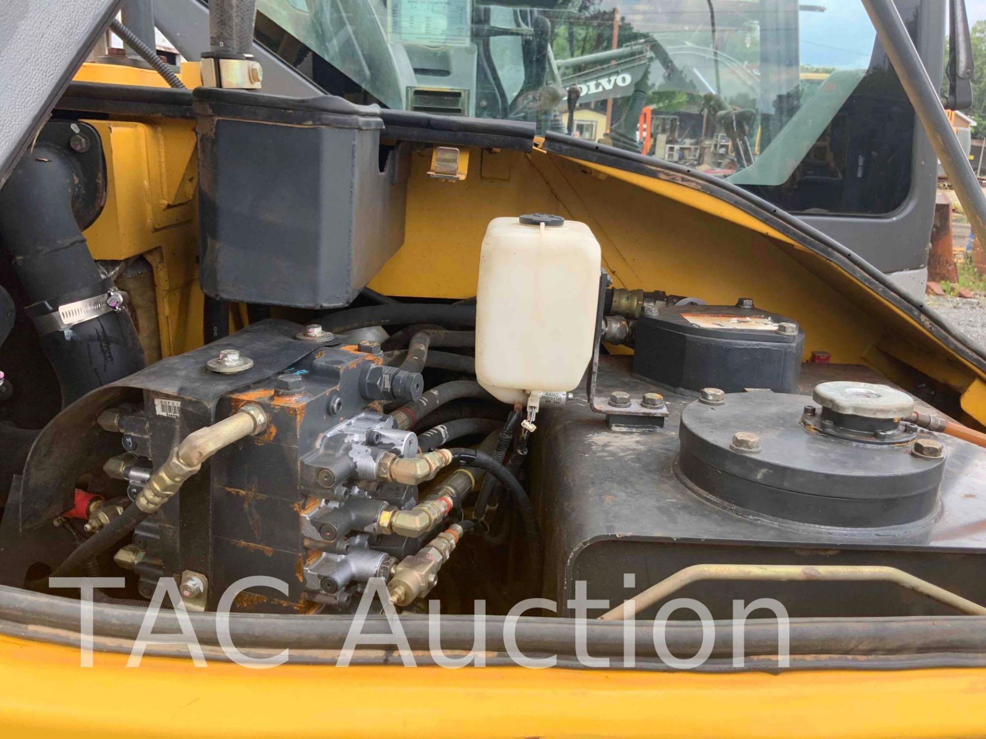 2006 Komatsu PC78MR-6 Mini Excavator - Image 26 of 42