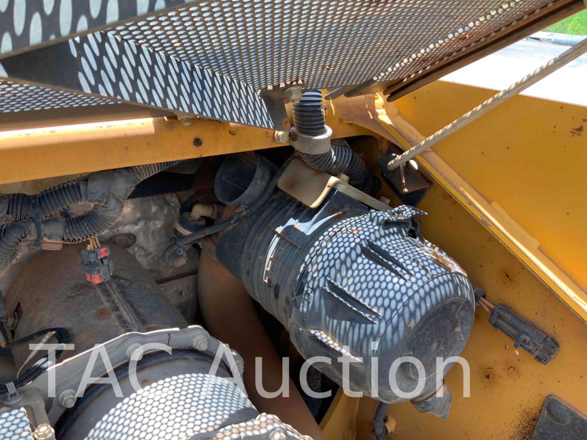 2019 John Deere 317G Skid Steer - Image 38 of 41