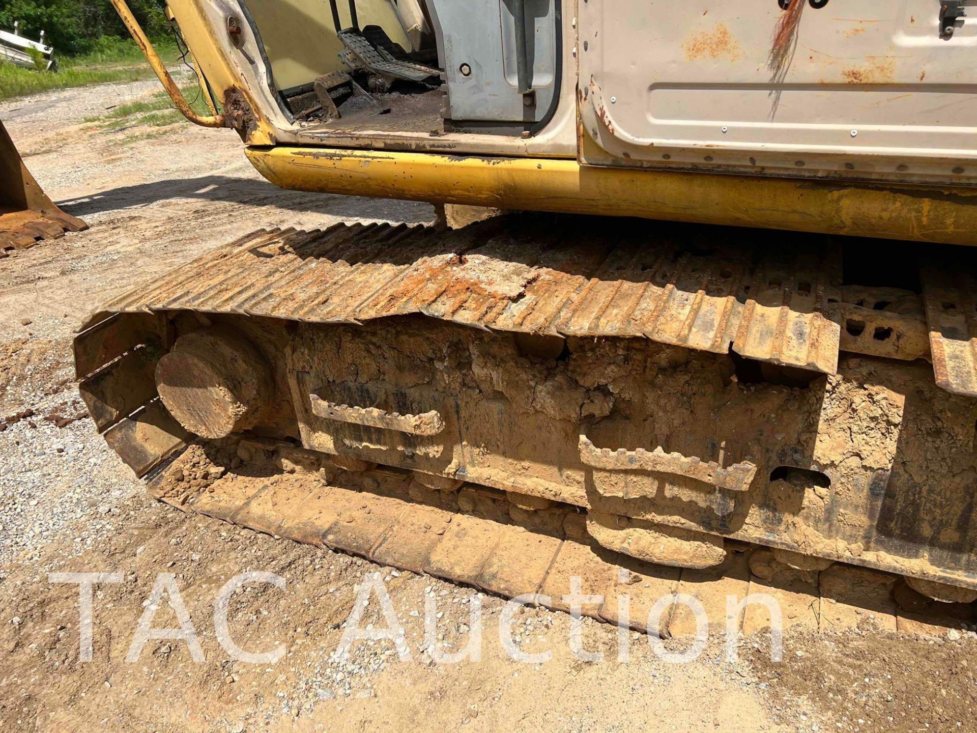 John Deere 590D Excavator - Image 43 of 59