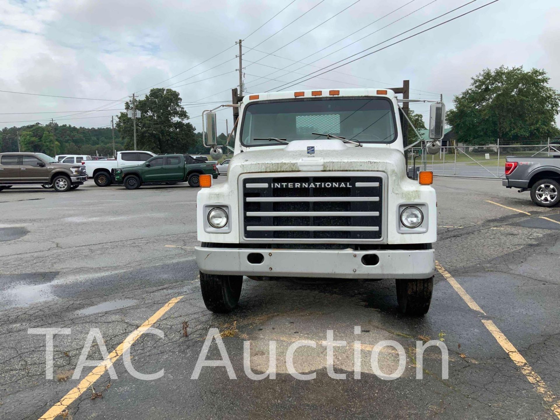 1987 International Flatbed Truck - Image 8 of 42