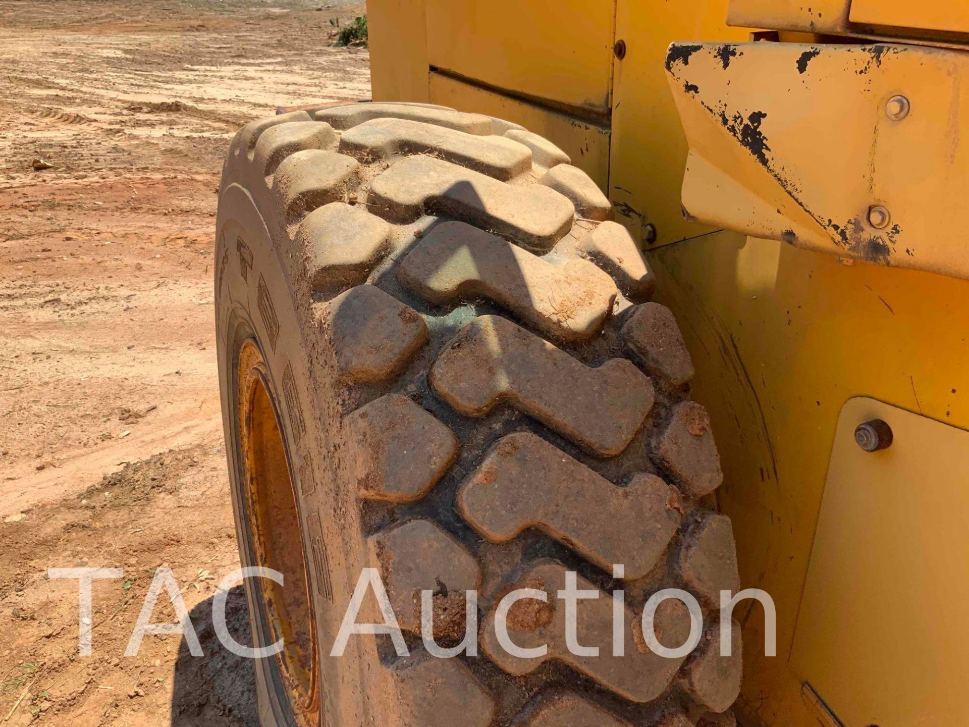 1992 John Deere 624E Wheel Loader - Image 42 of 45