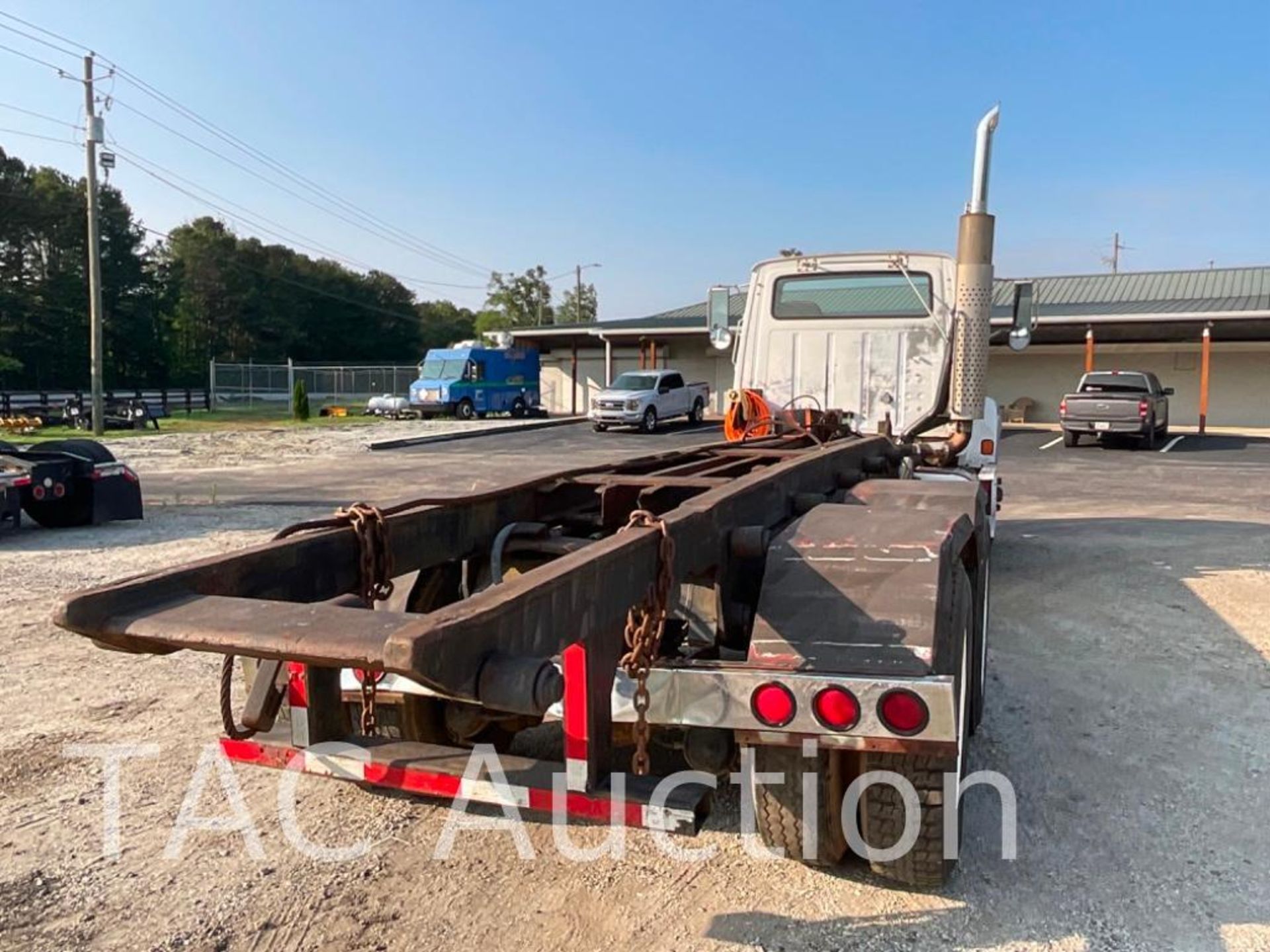 1995 Ford LA9000 Roll Off Truck - Image 5 of 51