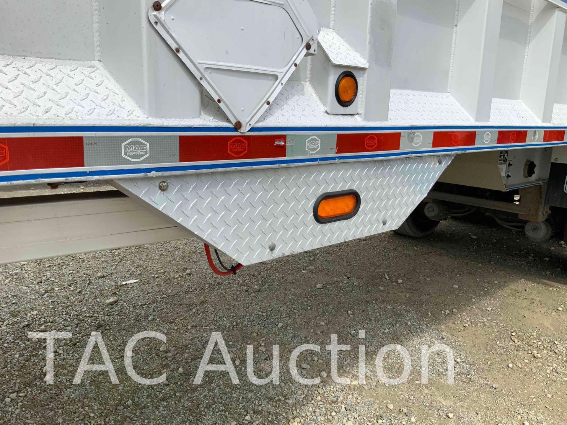 2004 MAC 40ft Aluminum Dump Trailer - Image 9 of 22