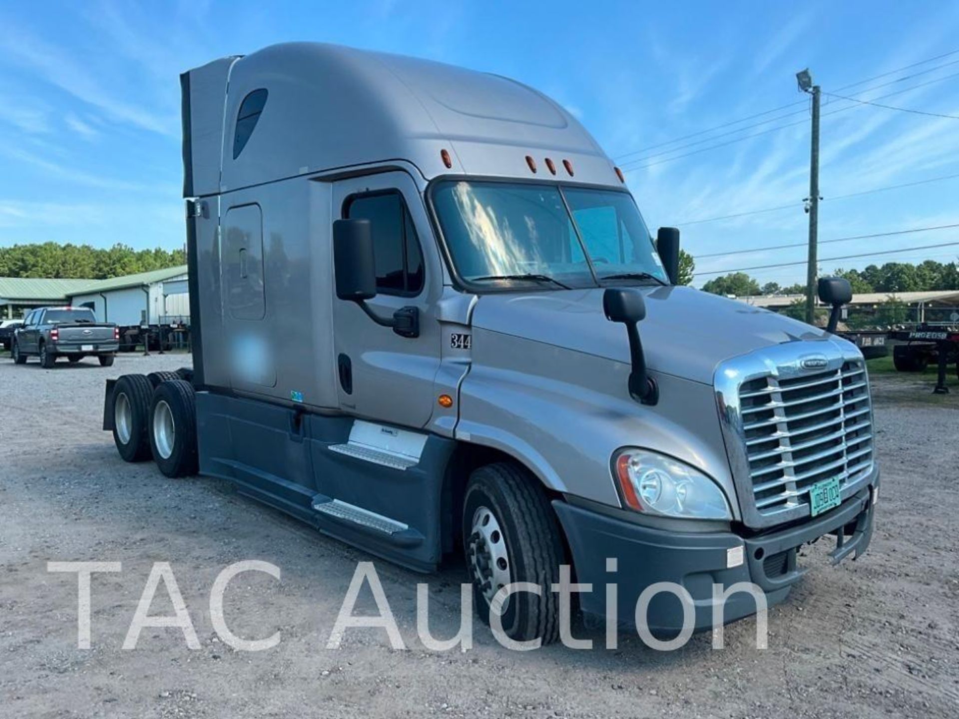 2016 Freightliner Cascadia 125 Sleeper Truck - Image 3 of 71