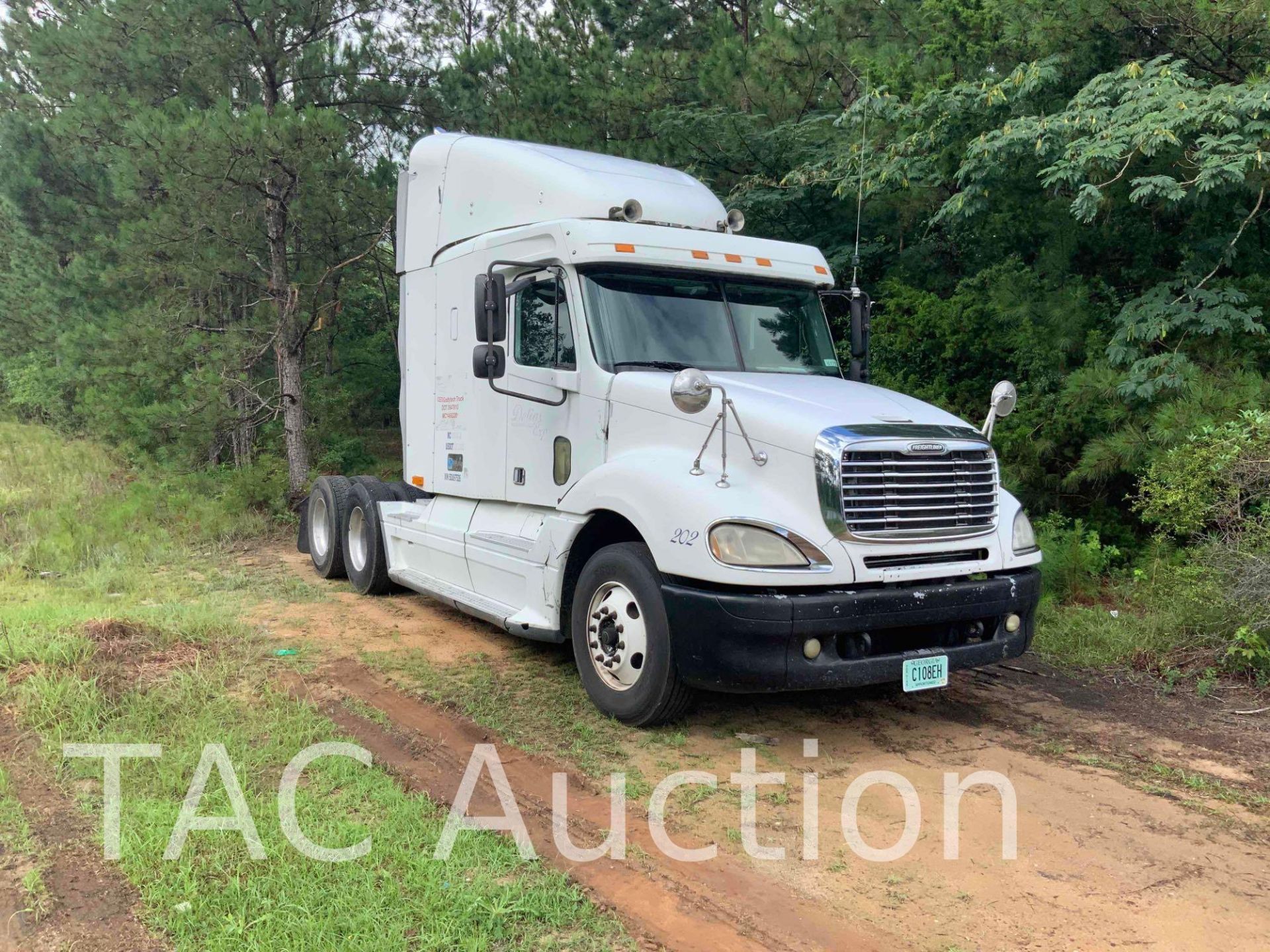 2005 Freightliner Columbia 120 Sleeper Truck