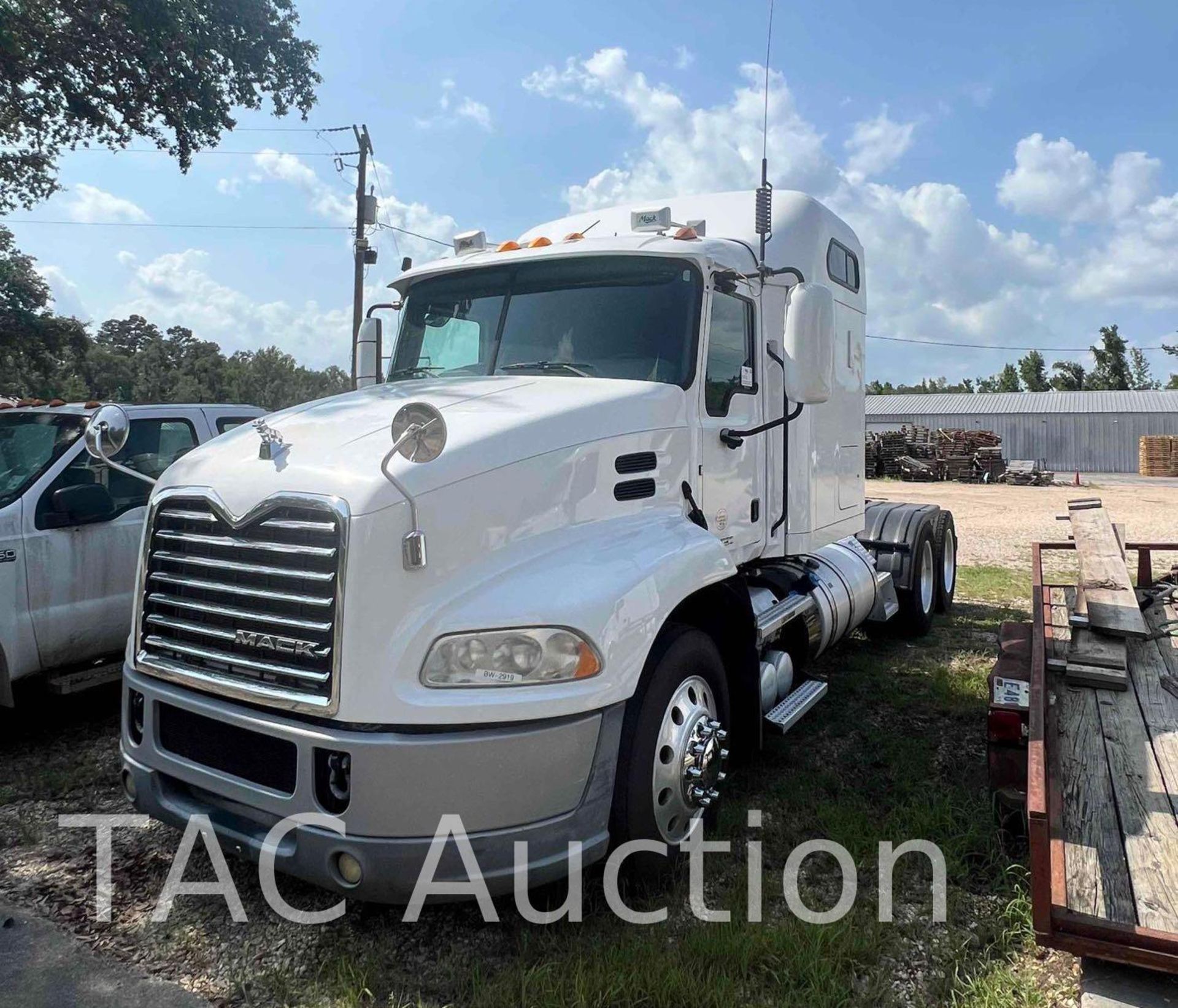 2015 Mack CXU16 Sleeper Truck