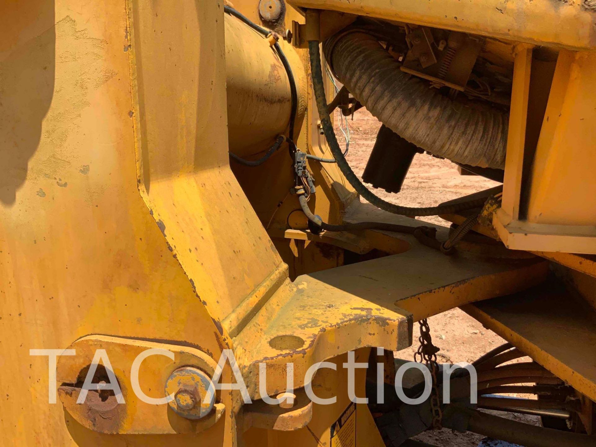 1992 John Deere 624E Wheel Loader - Image 14 of 45