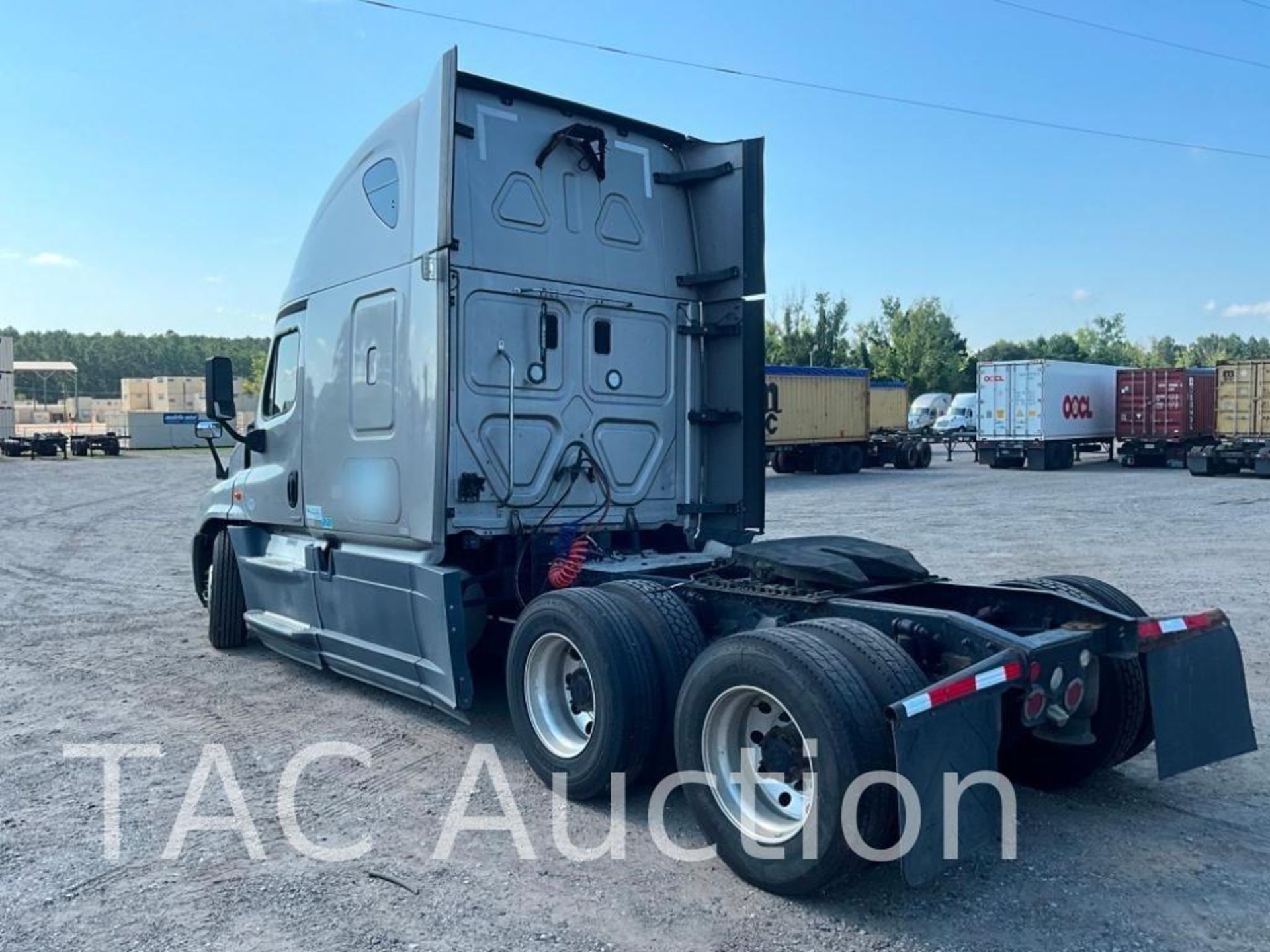 2016 Freightliner Cascadia 125 Sleeper Truck - Image 4 of 71