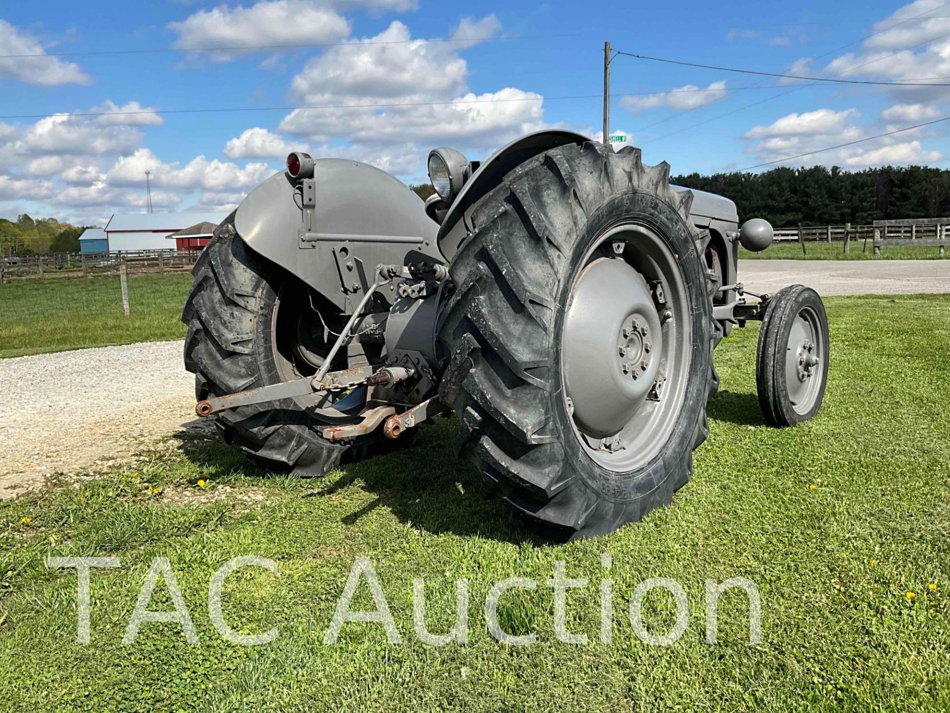 1949 Massey Ferguson TO-20 Utility Tractor - Image 5 of 40