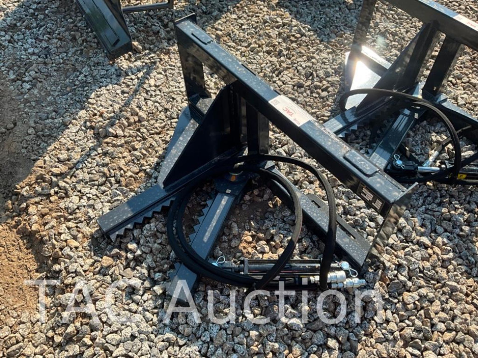 New 2023 LandHonor Post Puller Skid Steer Attachment - Image 2 of 4
