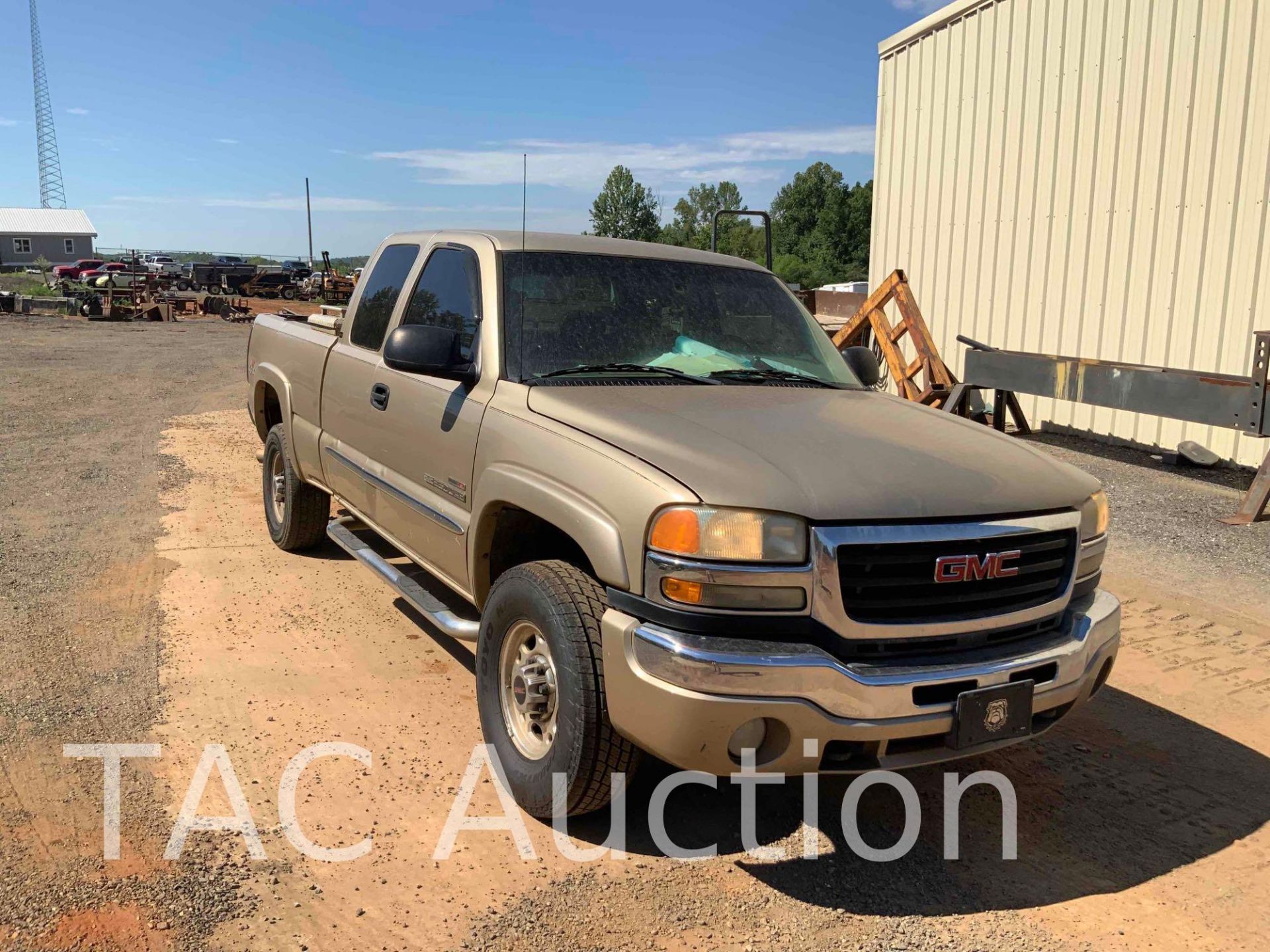 2004 GMC Sierra 2500 4x4 Pickup Truck - Image 7 of 35