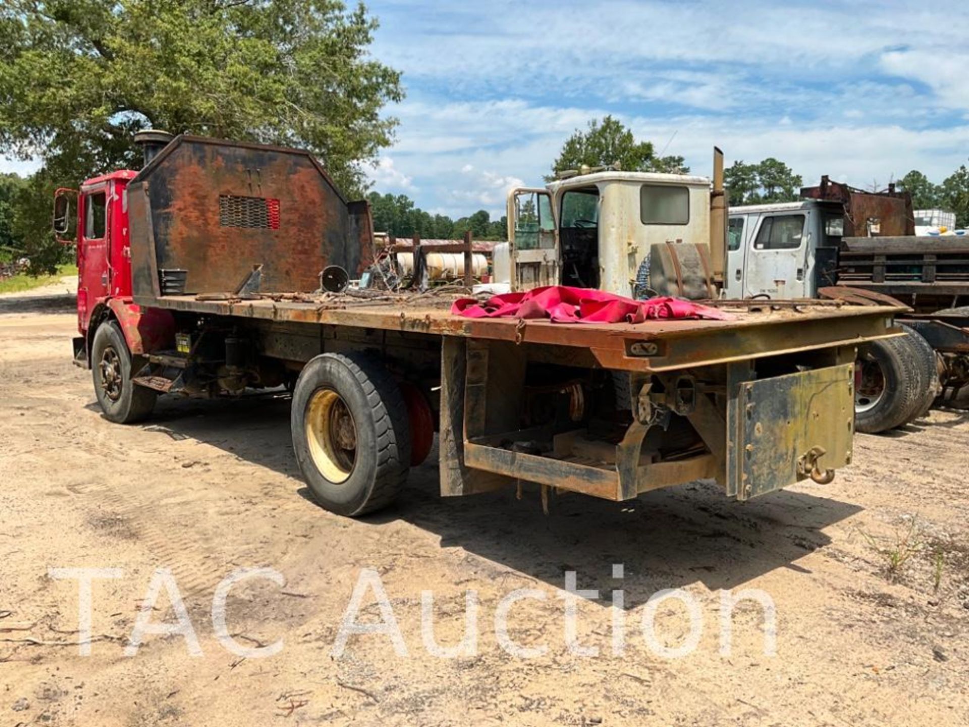 1985 Mack MC686P Flatbed Truck - Image 3 of 36