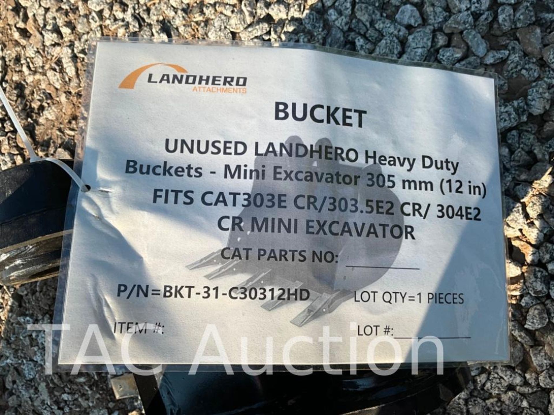 New 2023 LANDHERO 12in Mini Excavator Bucket - Image 5 of 6