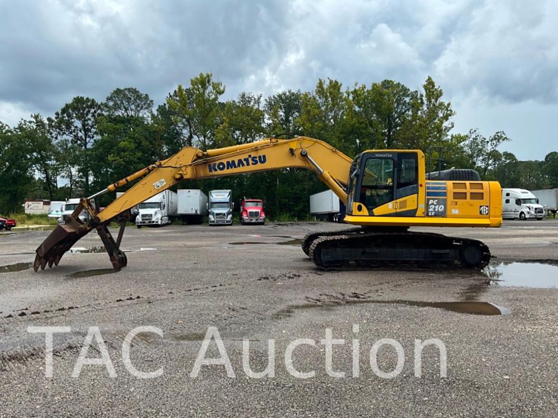 2013 Komatsu PC210LC-10 Crawler Excavator - Image 2 of 53