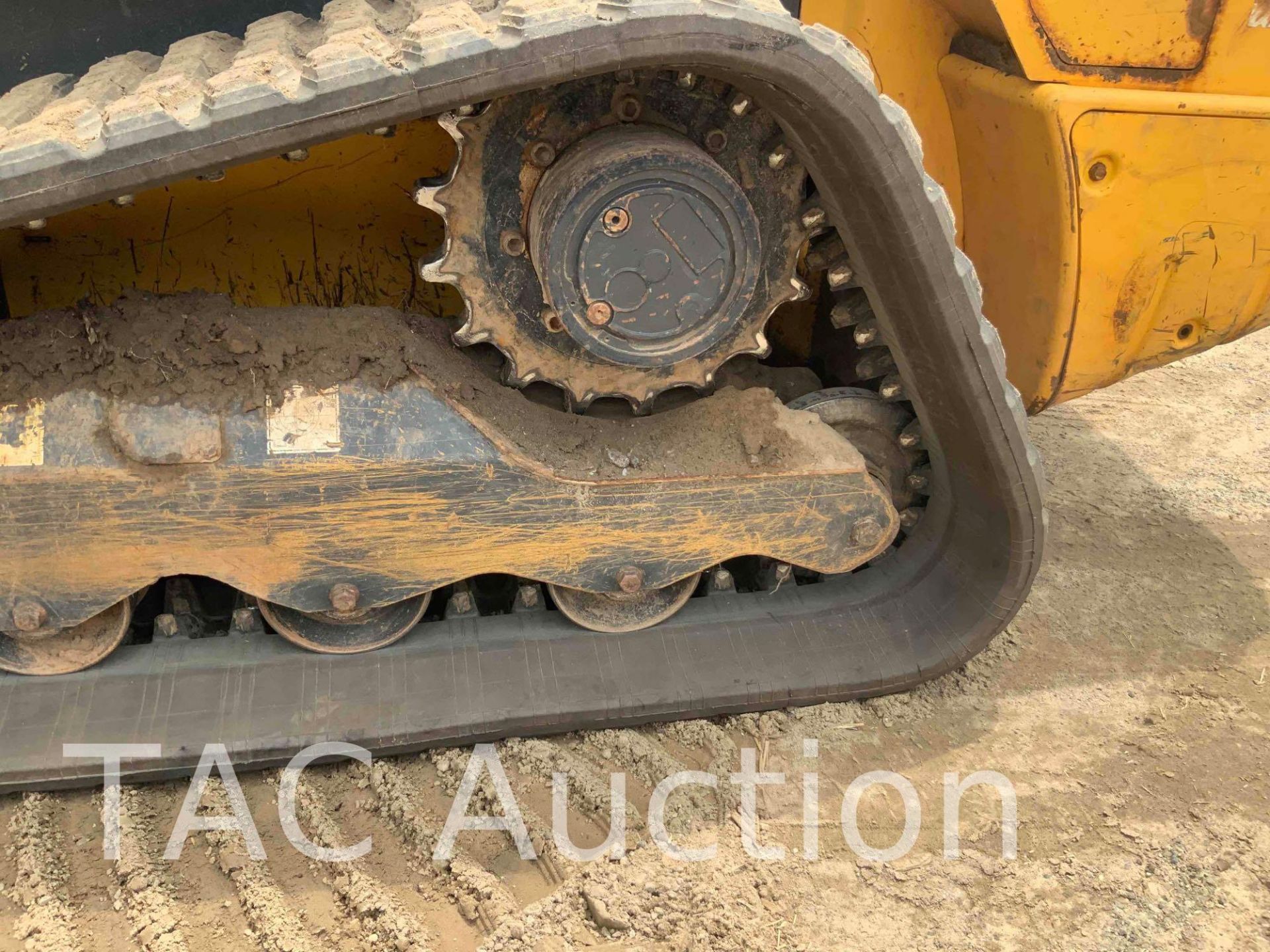 2019 New Holland C245 Skid Steer - Image 39 of 42