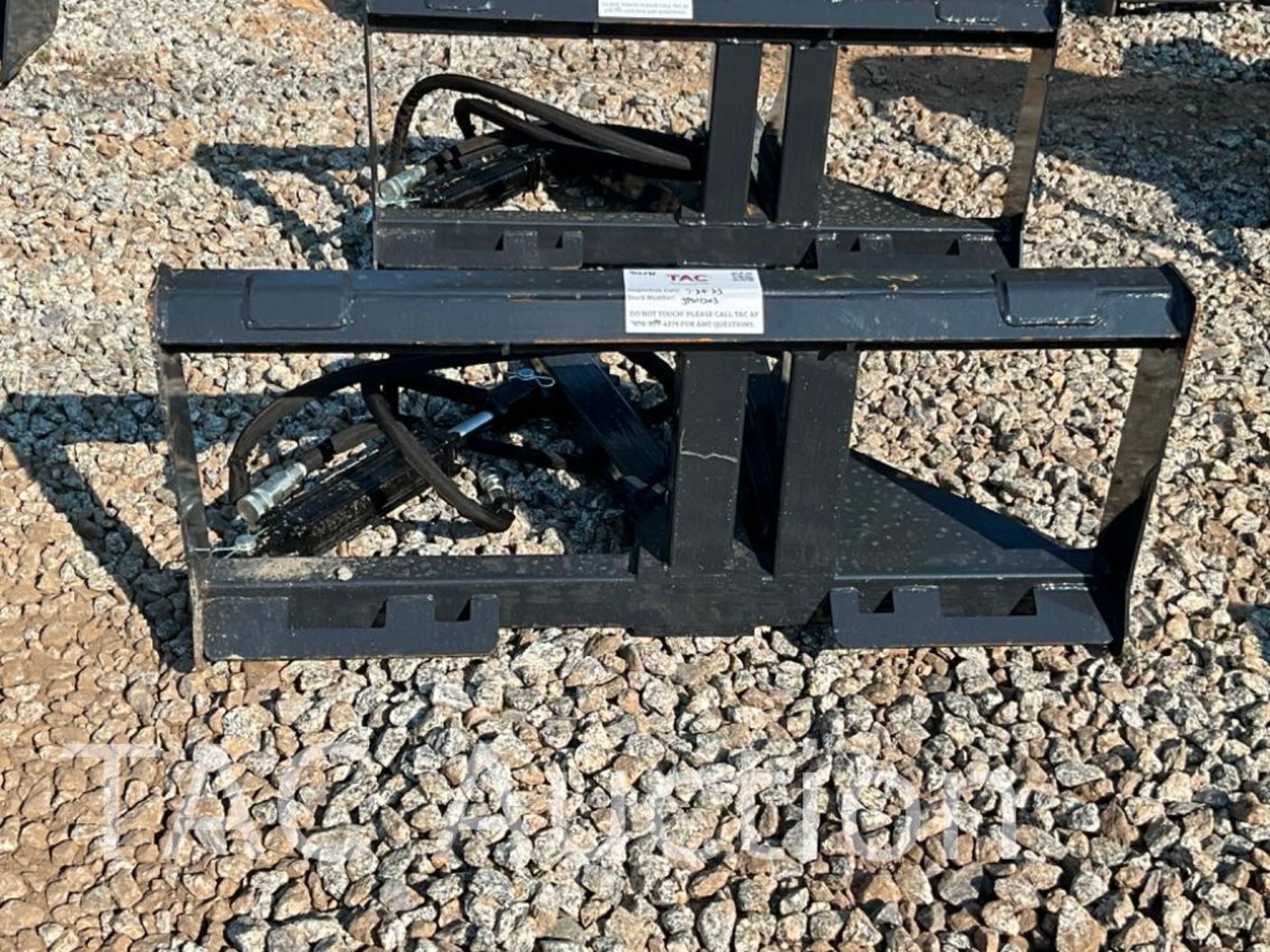 New 2023 LandHonor Post Puller Skid Steer Attachment - Image 3 of 5