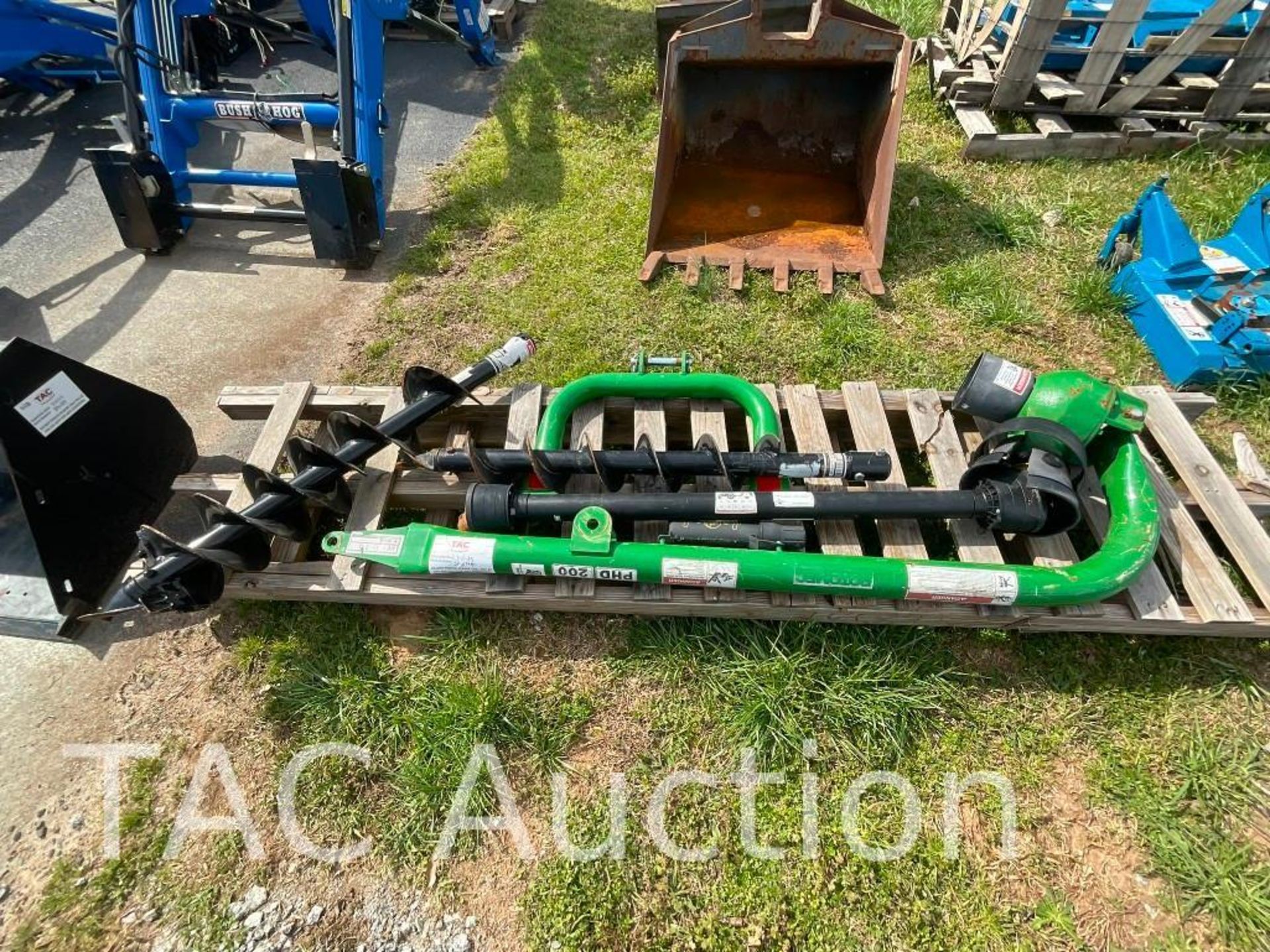 John Deere 5ft Auger Attachment W/ (2) Bits - Image 5 of 7