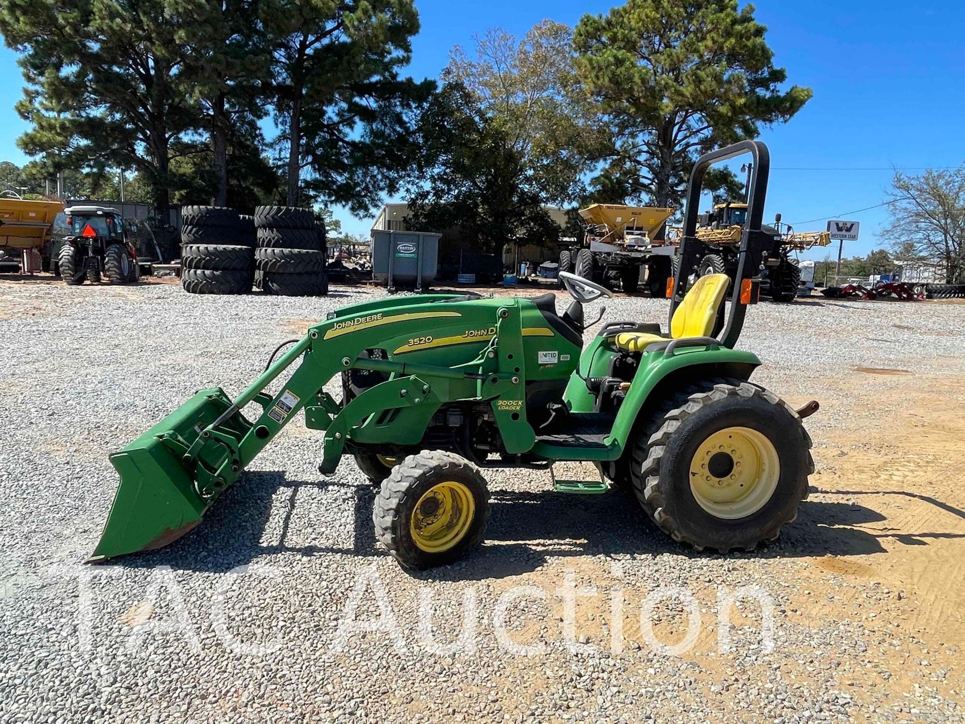 2008 John Deere 3520 4WD Tractor W/ Front End Loader - Image 4 of 42