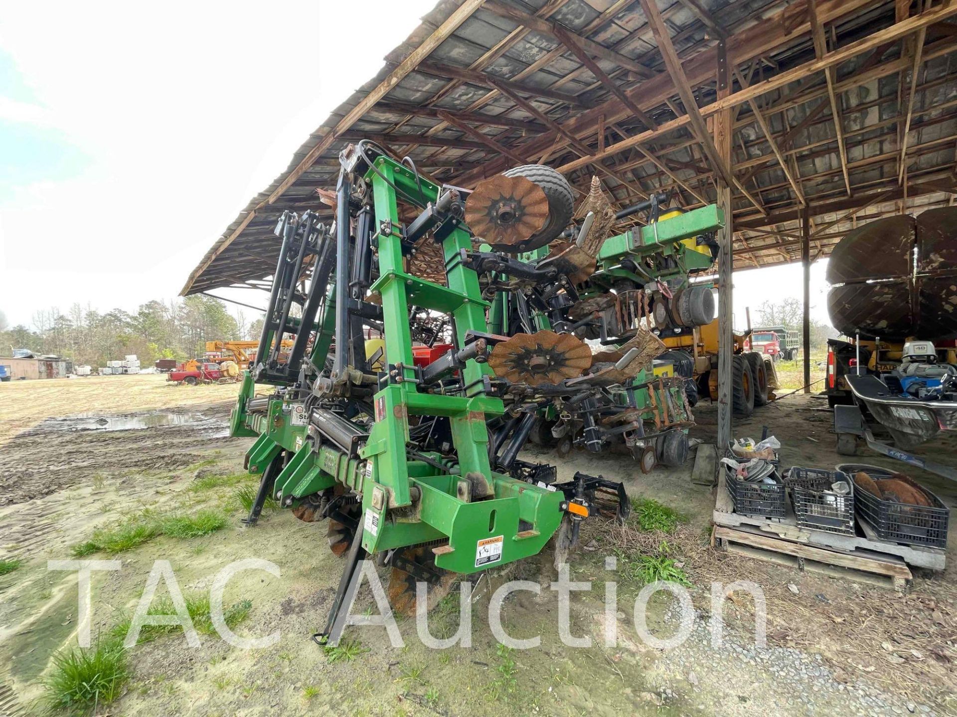 John Deere 1710 (8) Row Seed Planter - Image 3 of 52