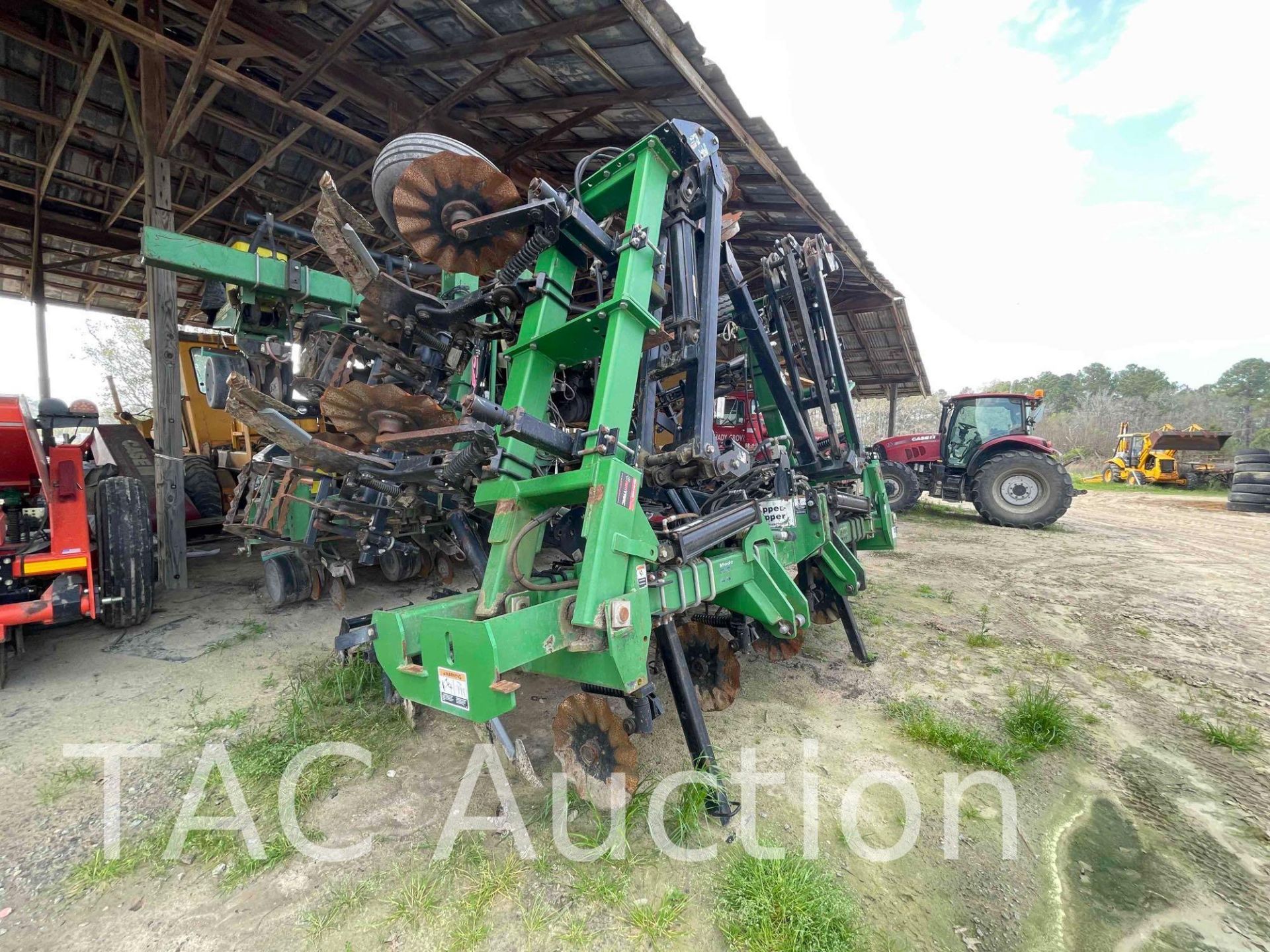 John Deere 1710 (8) Row Seed Planter